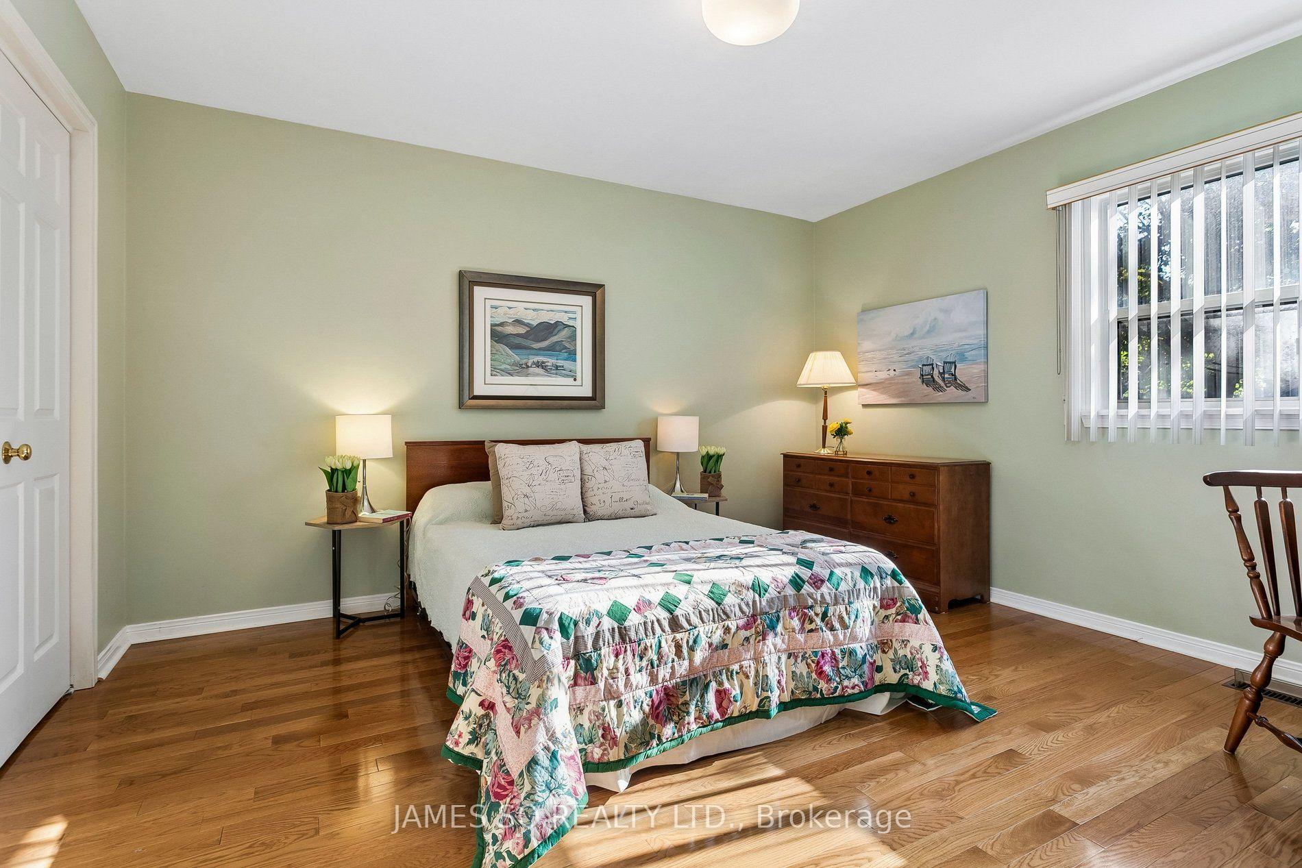 Photo 18 of 56 Ambrose Road, North York, Bayview Village — HOMEH