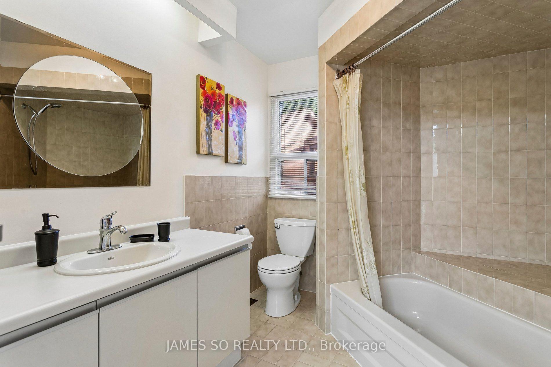 Photo 20 of 56 Ambrose Road, North York, Bayview Village — HOMEH