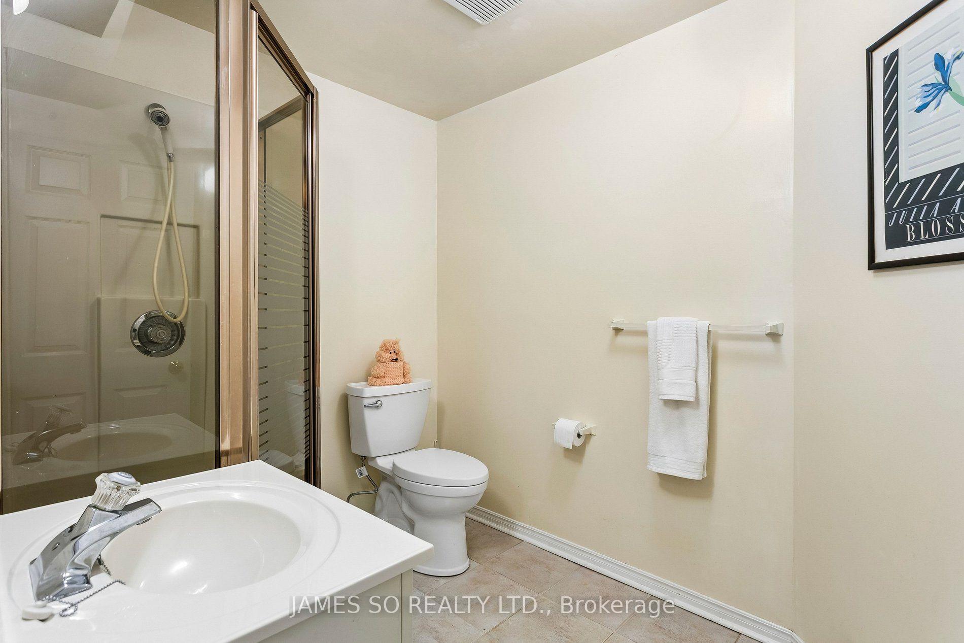 Photo 24 of 56 Ambrose Road, North York, Bayview Village — HOMEH