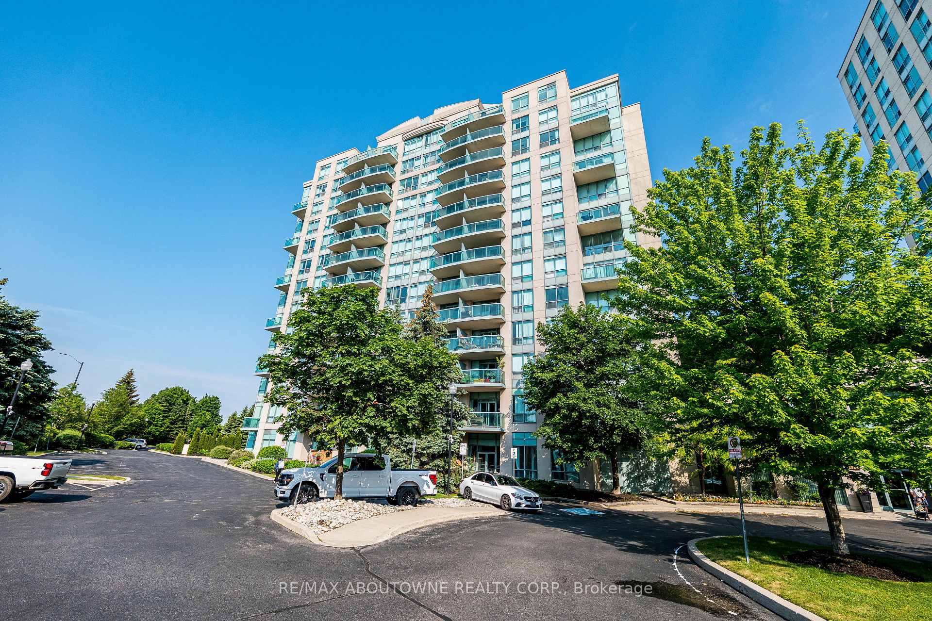 Photo 2 of Unit 1102, 2585 Erin Centre Boulevard, Mississauga, Central Erin Mills — HOMEH