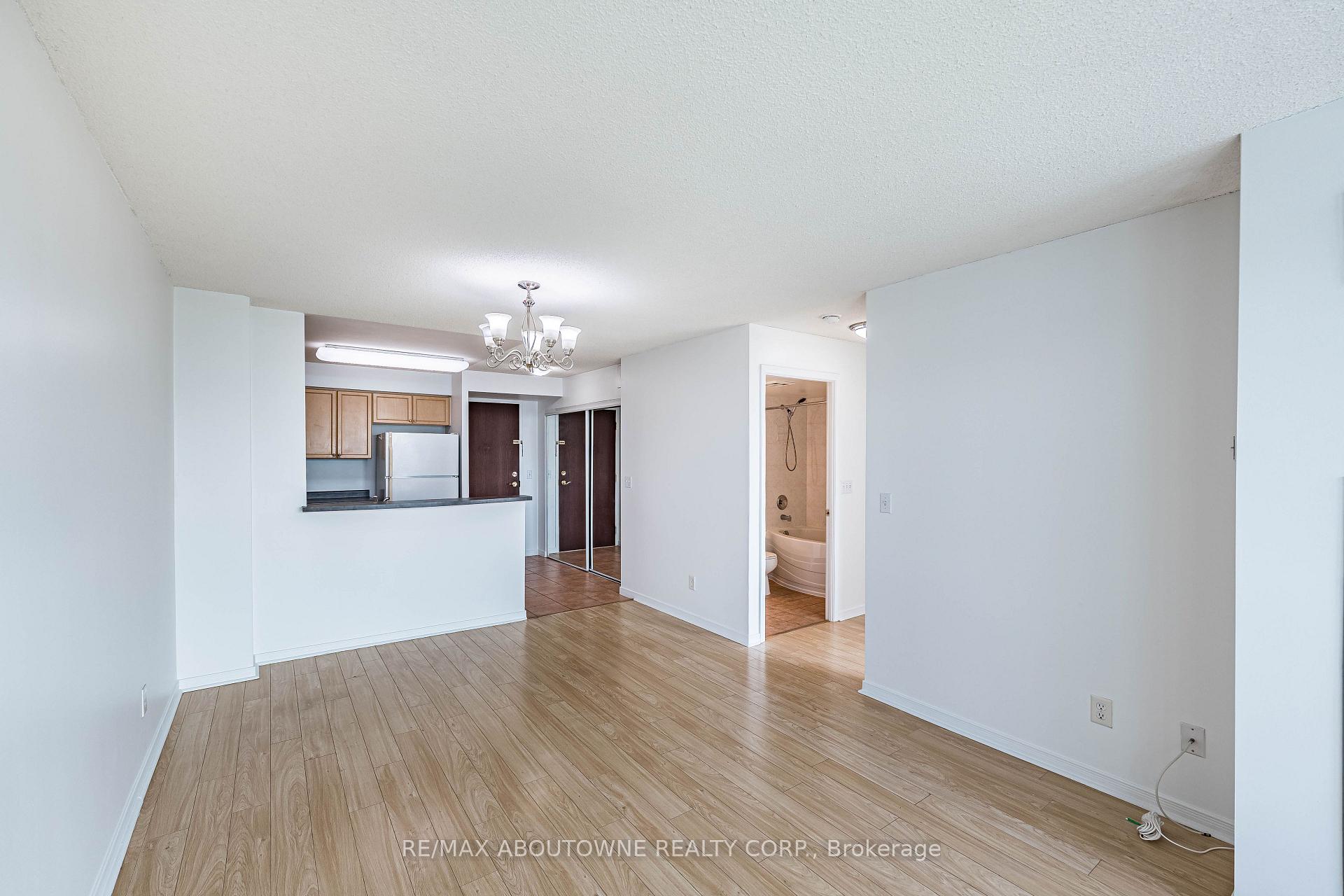 Photo 15 of Unit 1102, 2585 Erin Centre Boulevard, Mississauga, Central Erin Mills — HOMEH