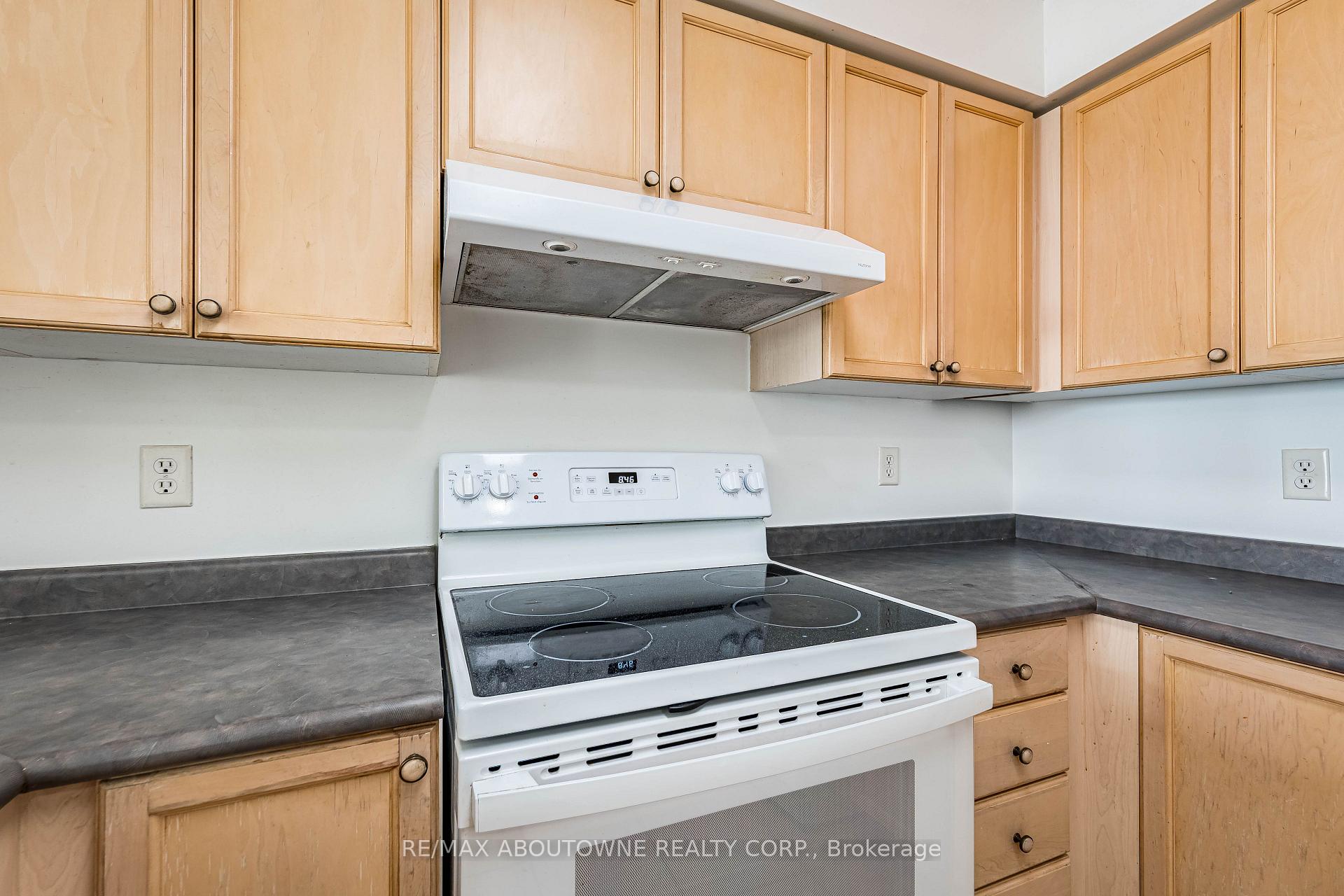 Photo 16 of Unit 1102, 2585 Erin Centre Boulevard, Mississauga, Central Erin Mills — HOMEH