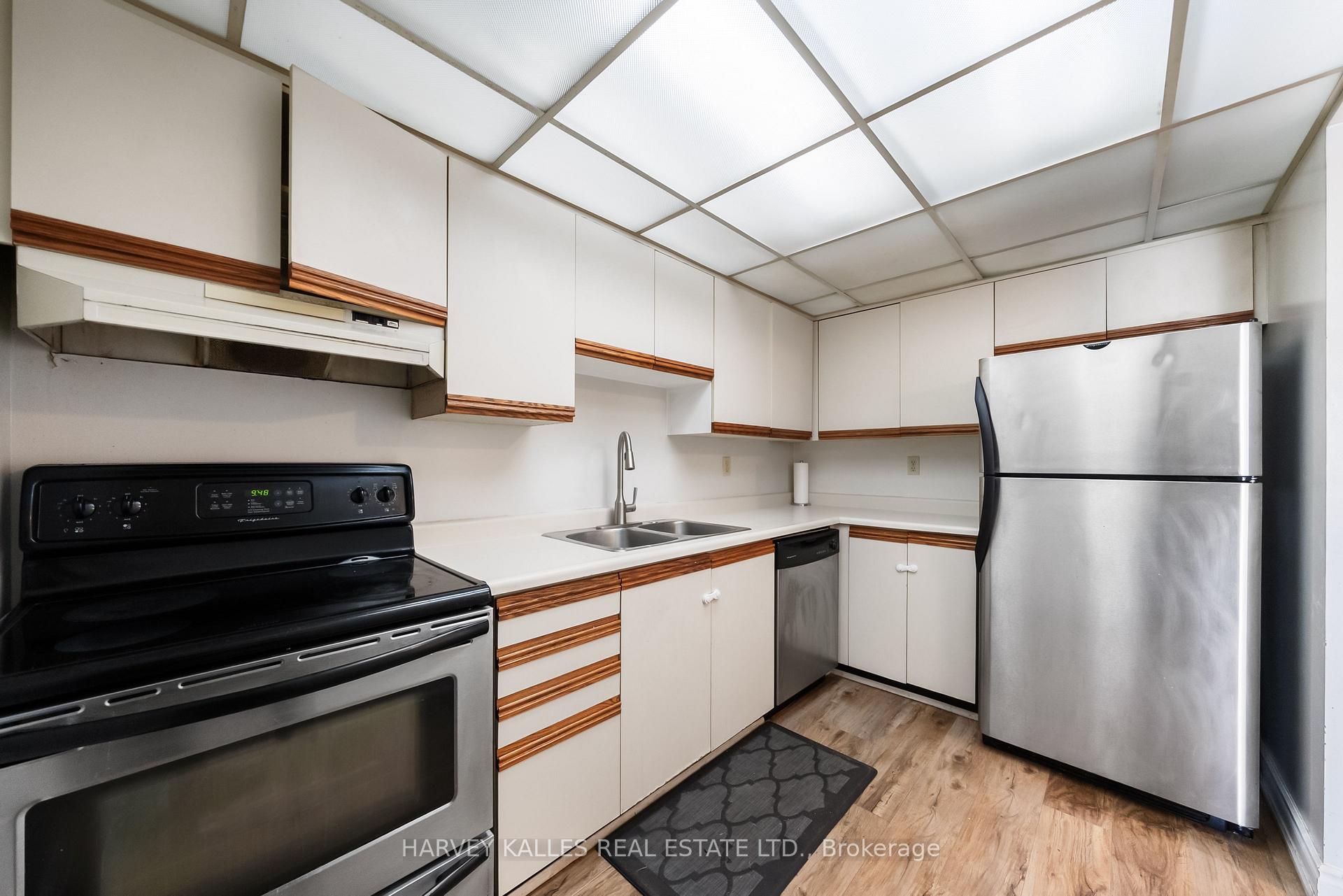 Photo 6 of Unit 505, 25 Fairview Road, Mississauga, Fairview — HOMEH