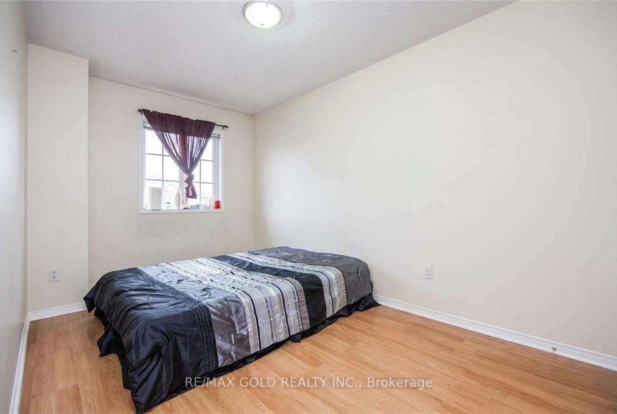 Photo 16 of 35 Ridgefield Court, Brampton, Vales of Castlemore — HOMEH