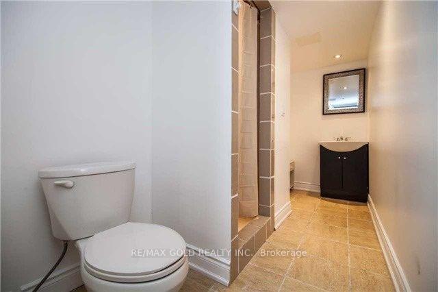 Photo 17 of 35 Ridgefield Court, Brampton, Vales of Castlemore — HOMEH