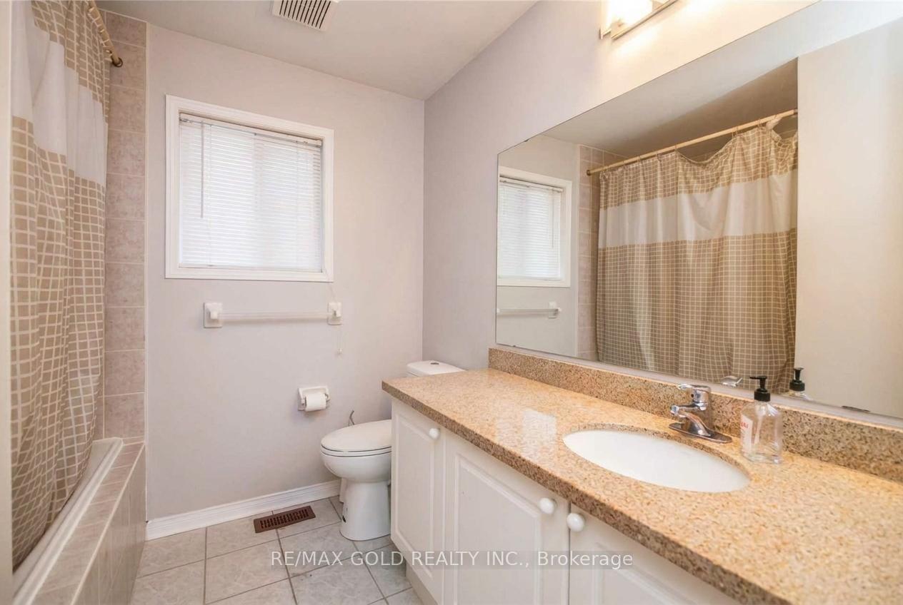Photo 21 of 35 Ridgefield Court, Brampton, Vales of Castlemore — HOMEH