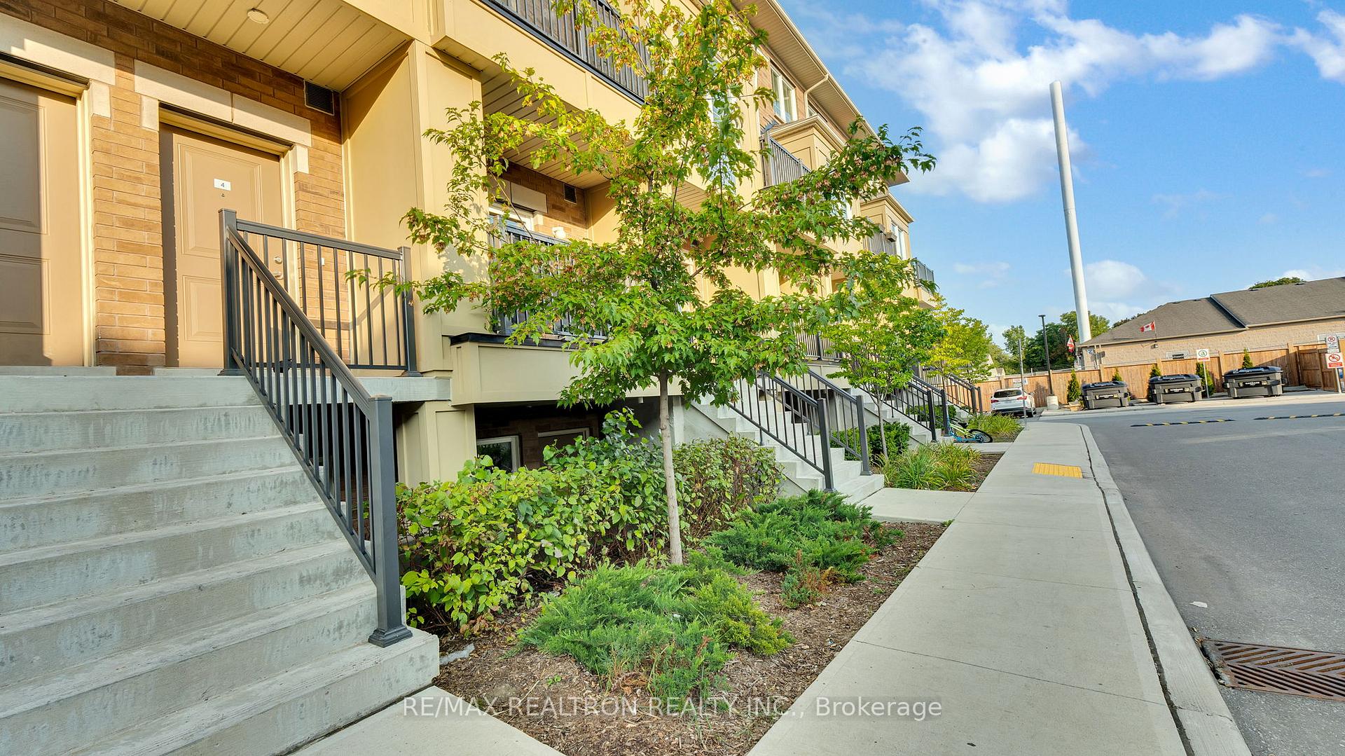 Photo 2 of Unit 4, 470 Beresford Path, Oshawa, Central — HOMEH