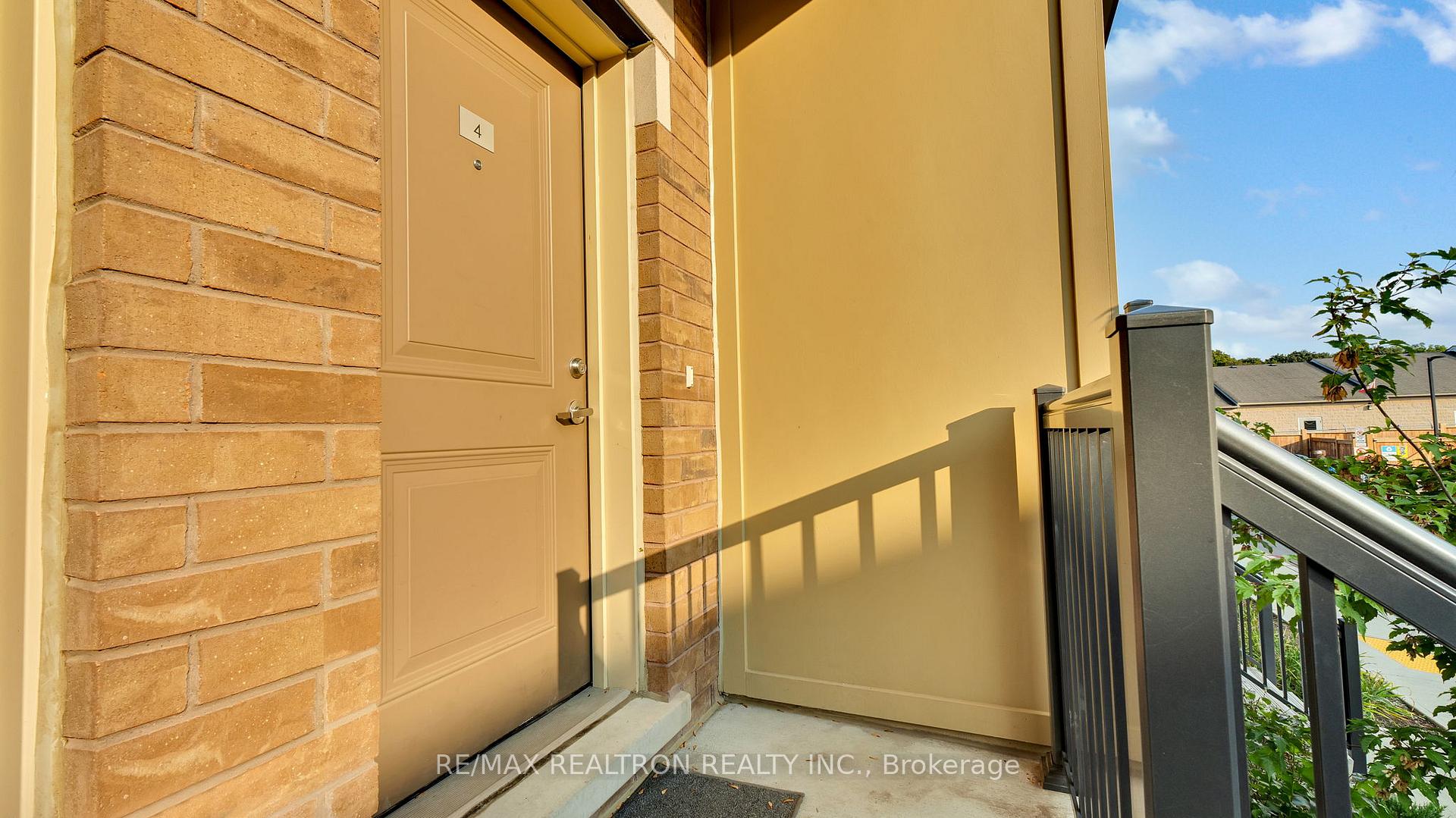 Photo 4 of Unit 4, 470 Beresford Path, Oshawa, Central — HOMEH