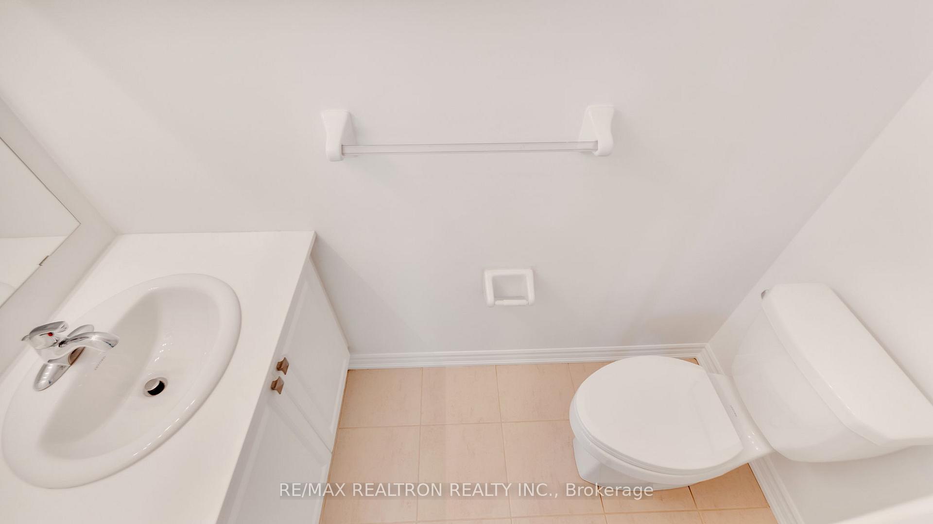 Photo 18 of Unit 4, 470 Beresford Path, Oshawa, Central — HOMEH