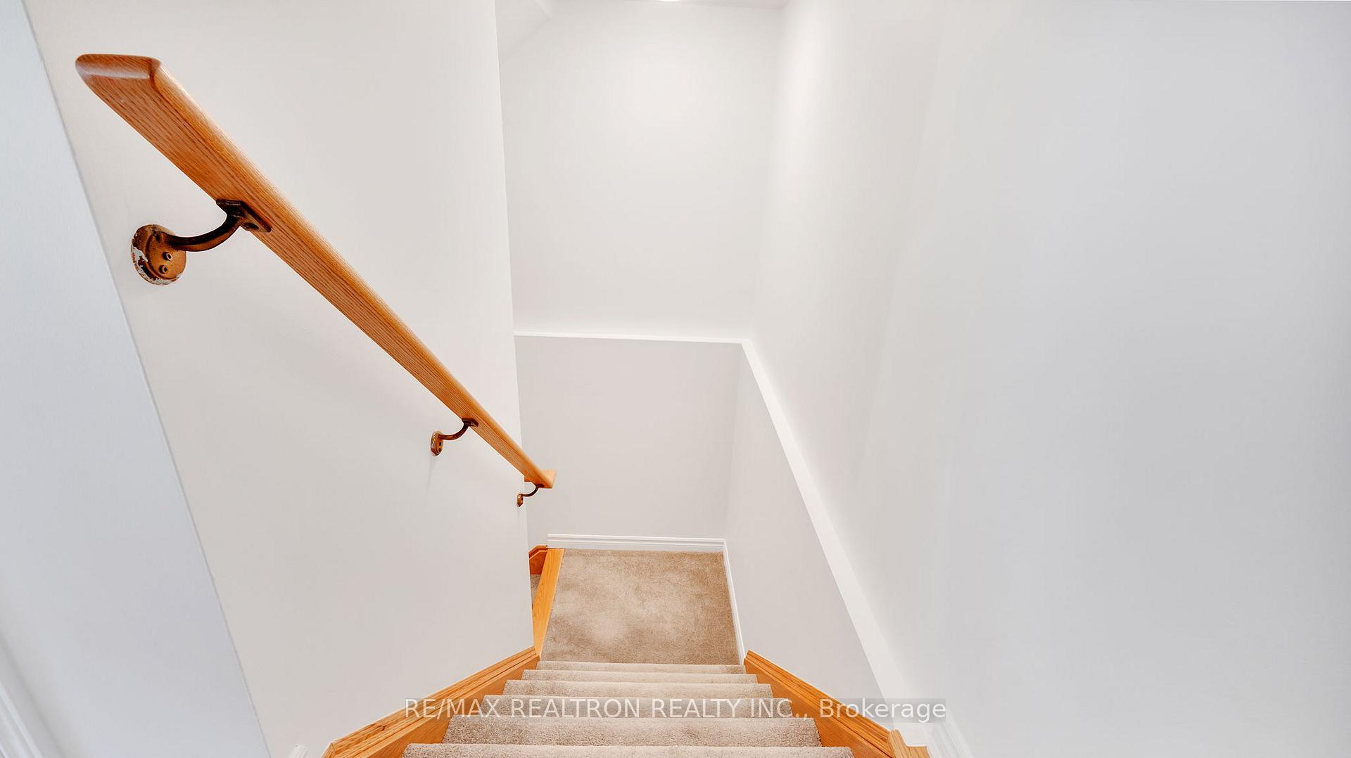 Photo 19 of Unit 4, 470 Beresford Path, Oshawa, Central — HOMEH