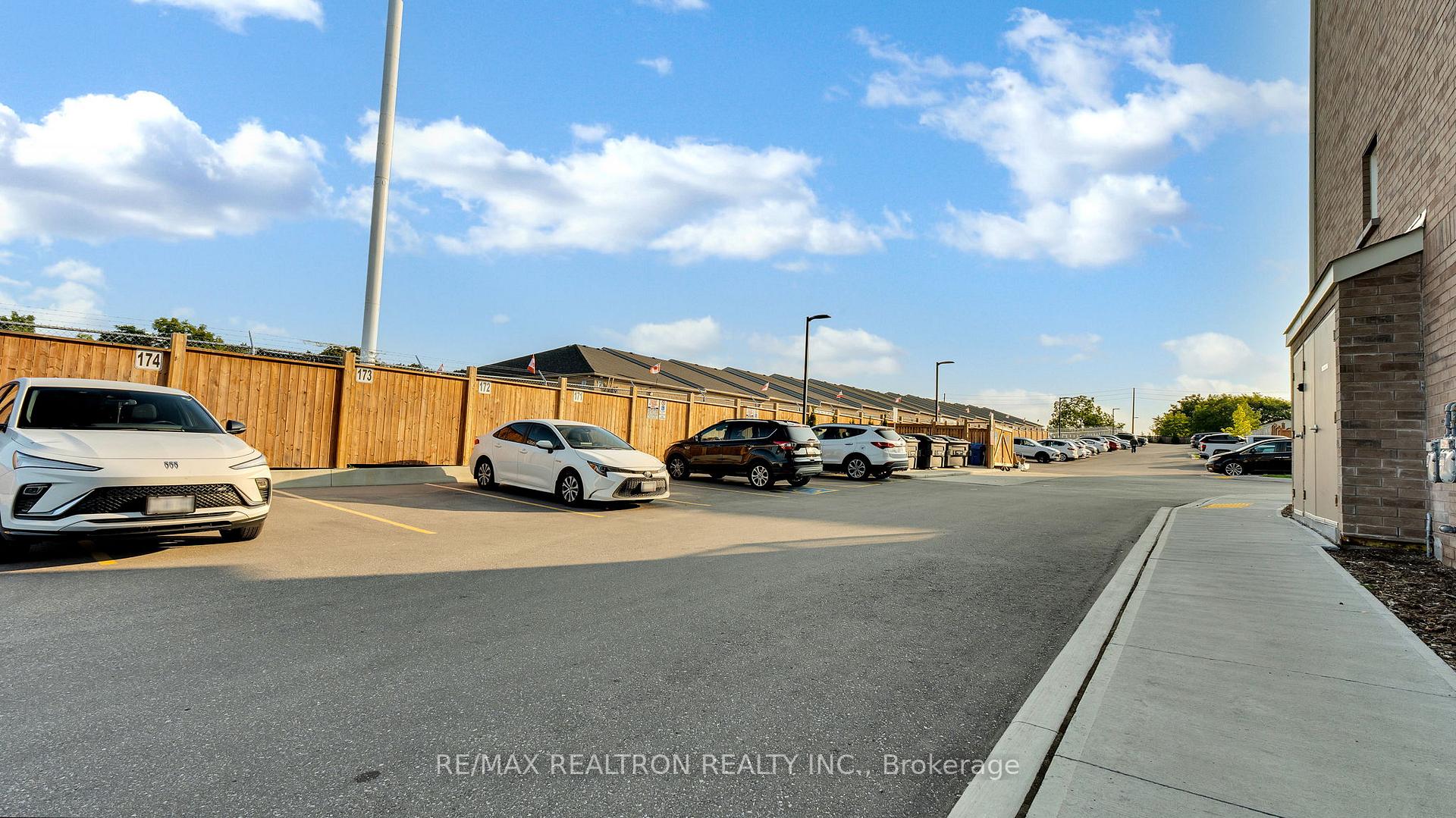 Photo 34 of Unit 4, 470 Beresford Path, Oshawa, Central — HOMEH