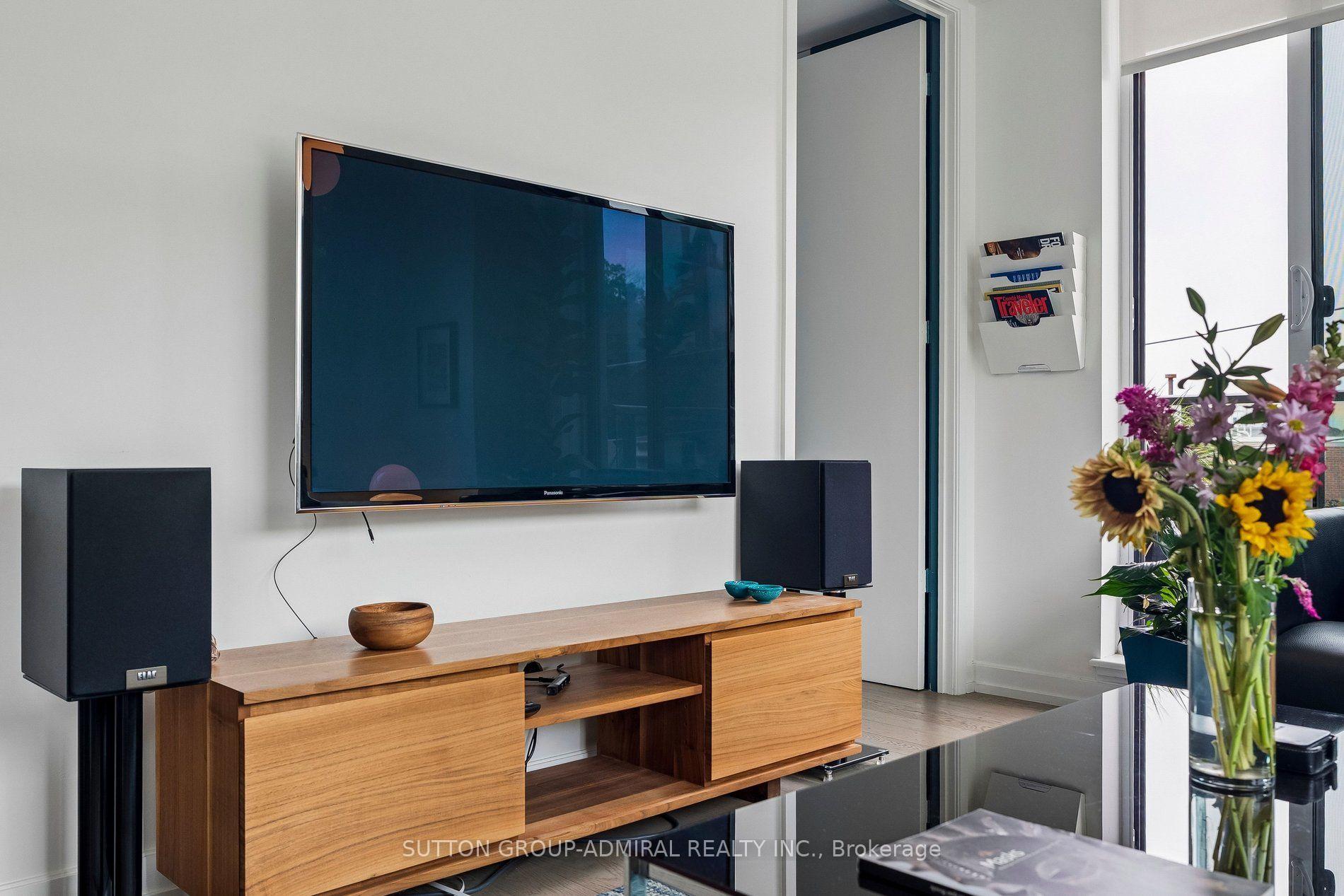 Photo 9 of Unit 408, 377 Madison Avenue, Toronto, Casa Loma — HOMEH