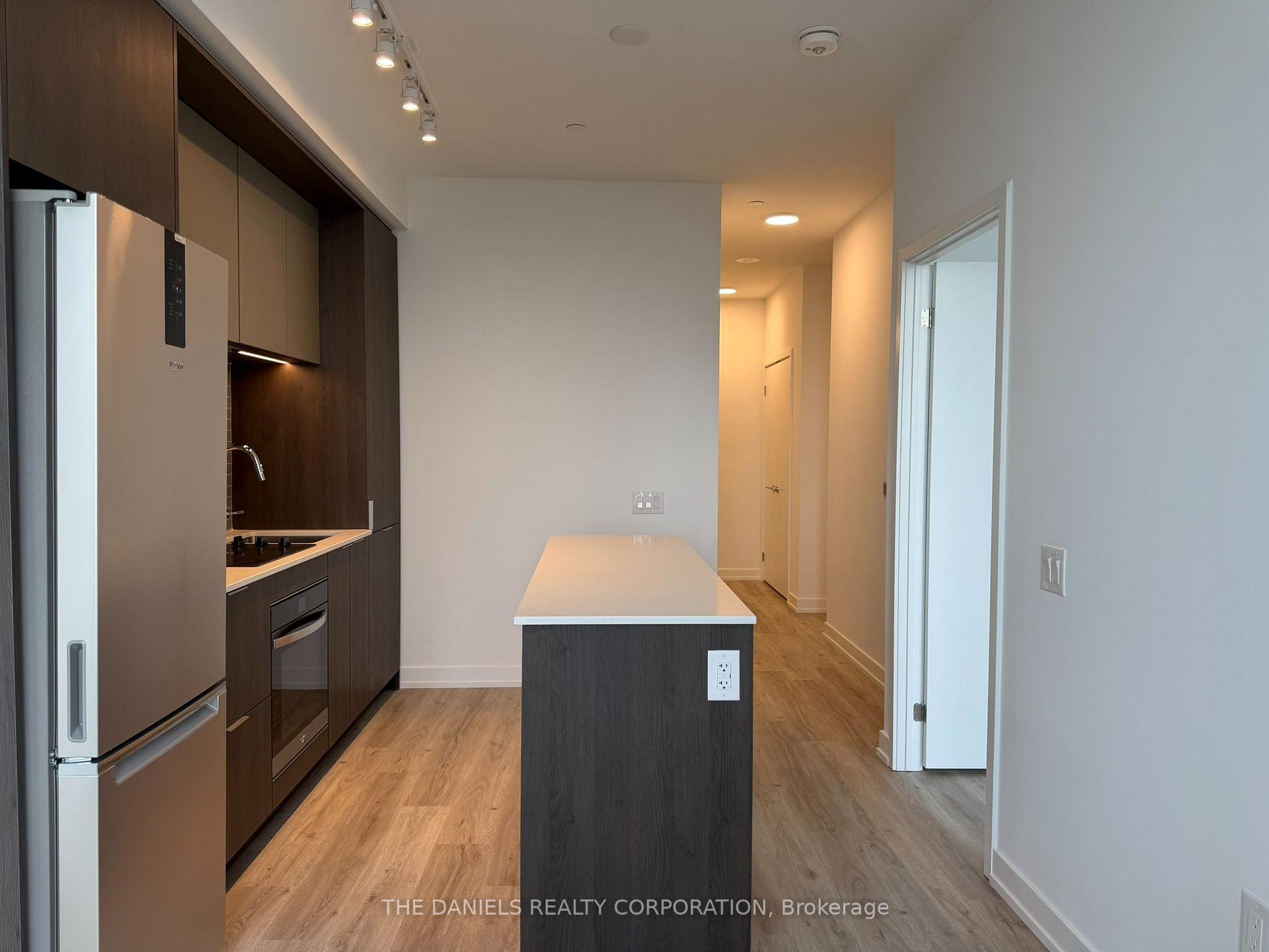 Photo 5 of Unit 4802, 395 Square One Drive, Mississauga, City Centre — HOMEH