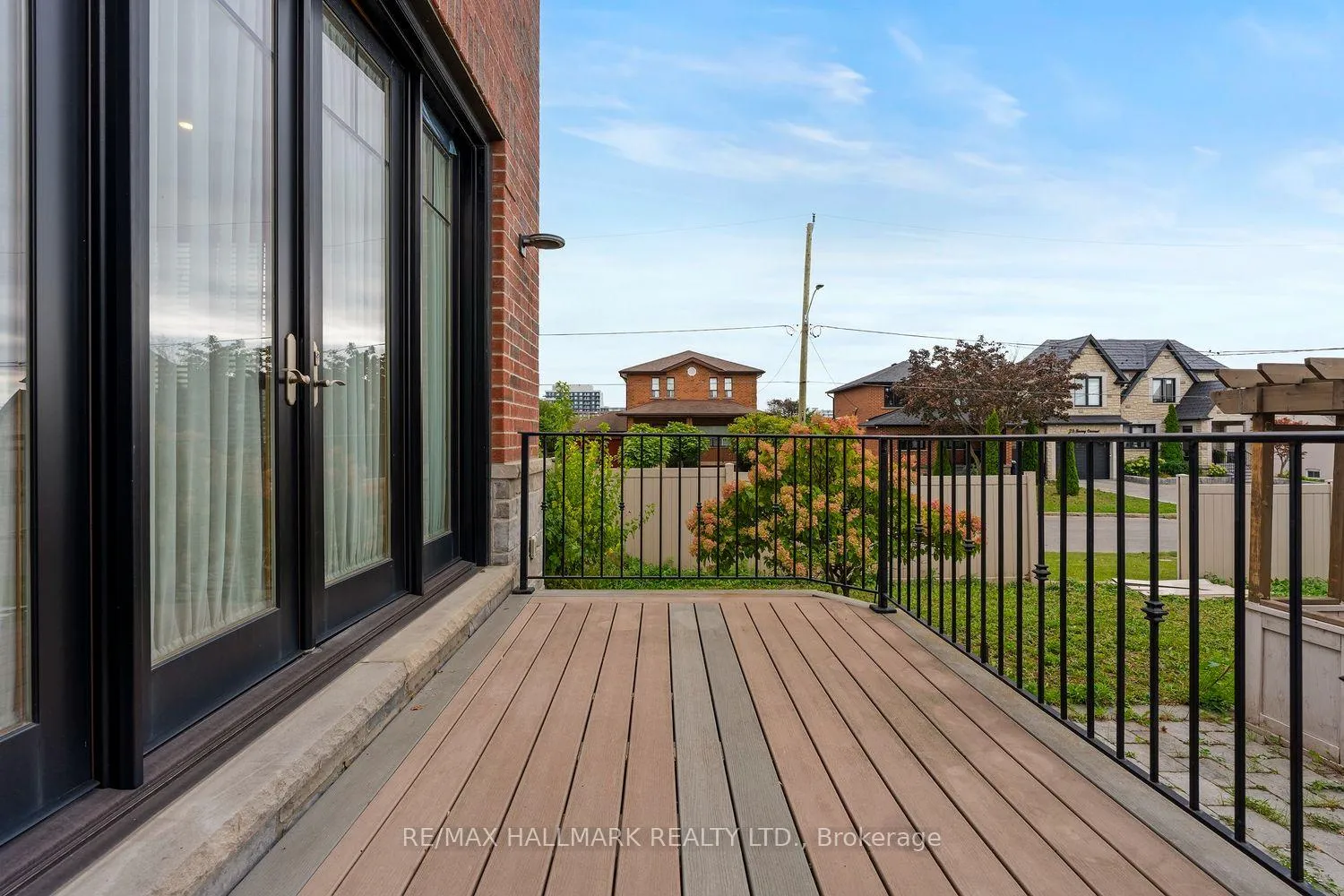 Photo 29 of 10 Sunray Crescent, North York, Downsview-Roding-CFB — HOMEH