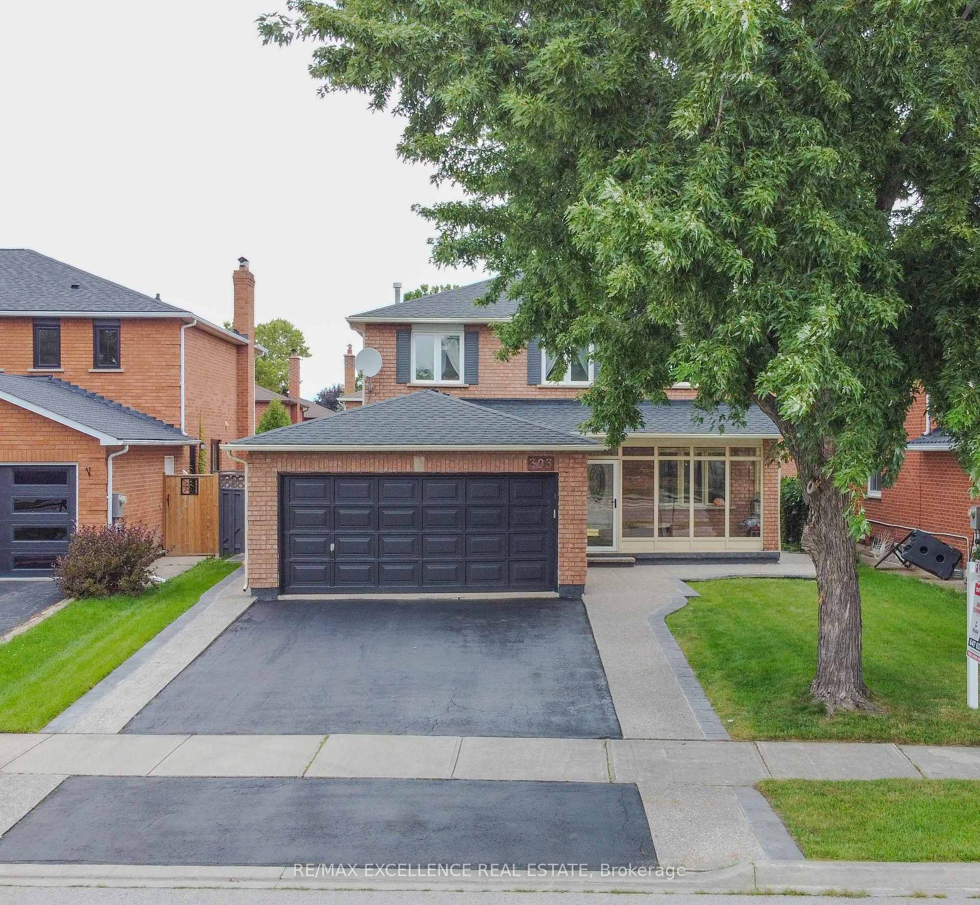 Photo 3 of 303 Hickory Circle, Oakville, Wedgewood Creek — HOMEH