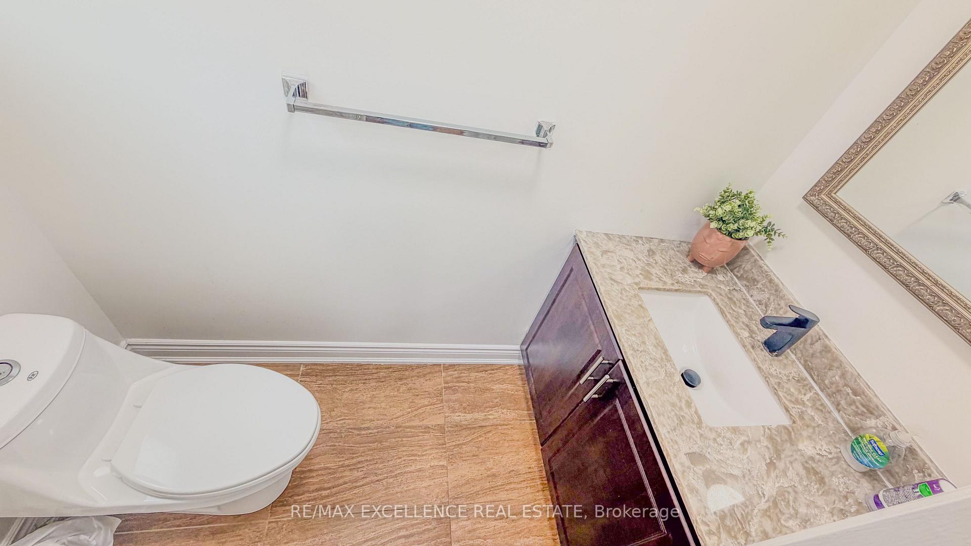 Photo 7 of 303 Hickory Circle, Oakville, Wedgewood Creek — HOMEH