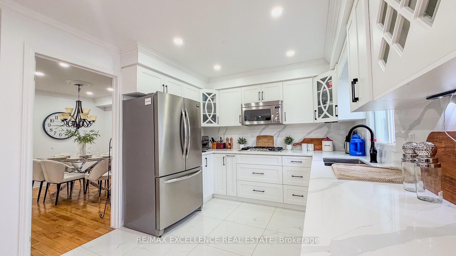 Photo 14 of 303 Hickory Circle, Oakville, Wedgewood Creek — HOMEH