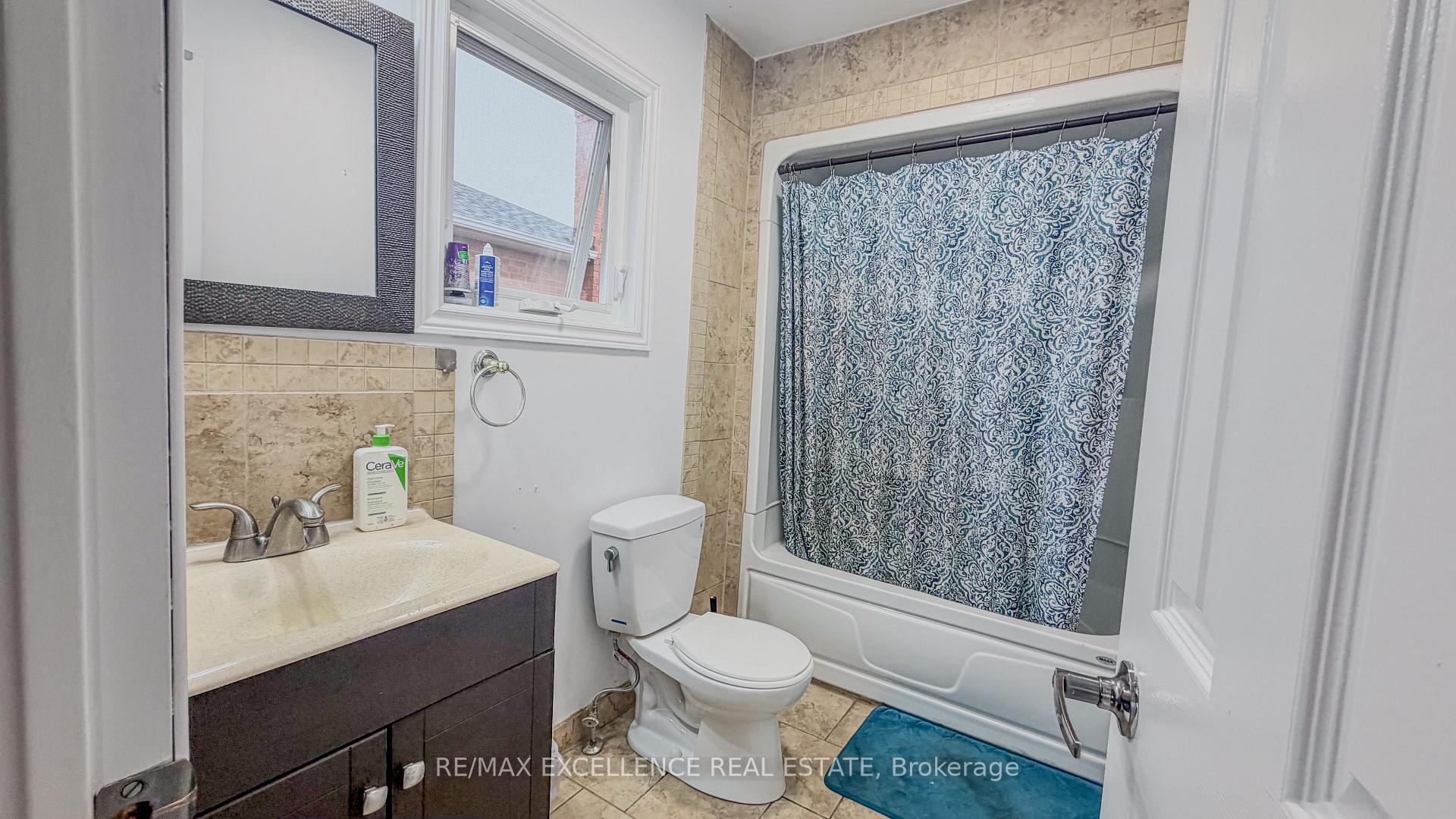 Photo 21 of 303 Hickory Circle, Oakville, Wedgewood Creek — HOMEH