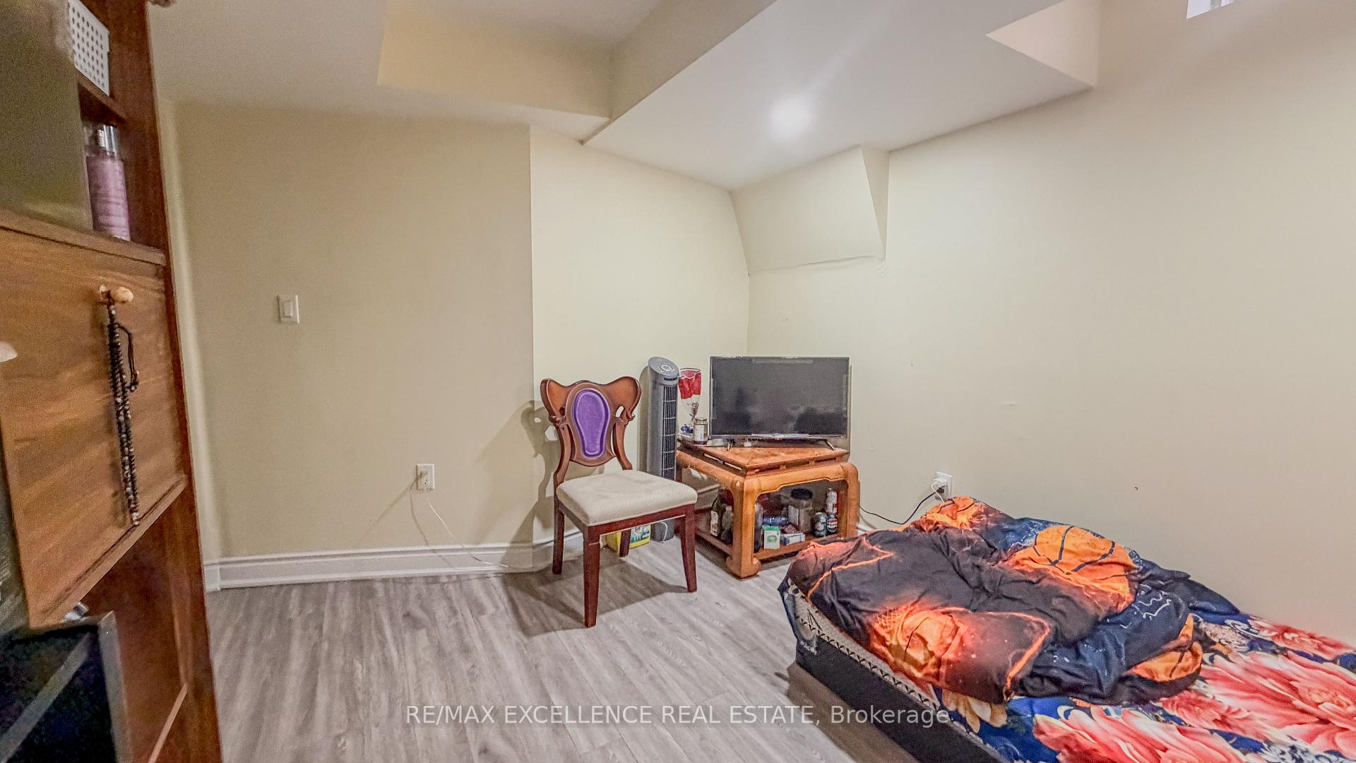 Photo 29 of 303 Hickory Circle, Oakville, Wedgewood Creek — HOMEH