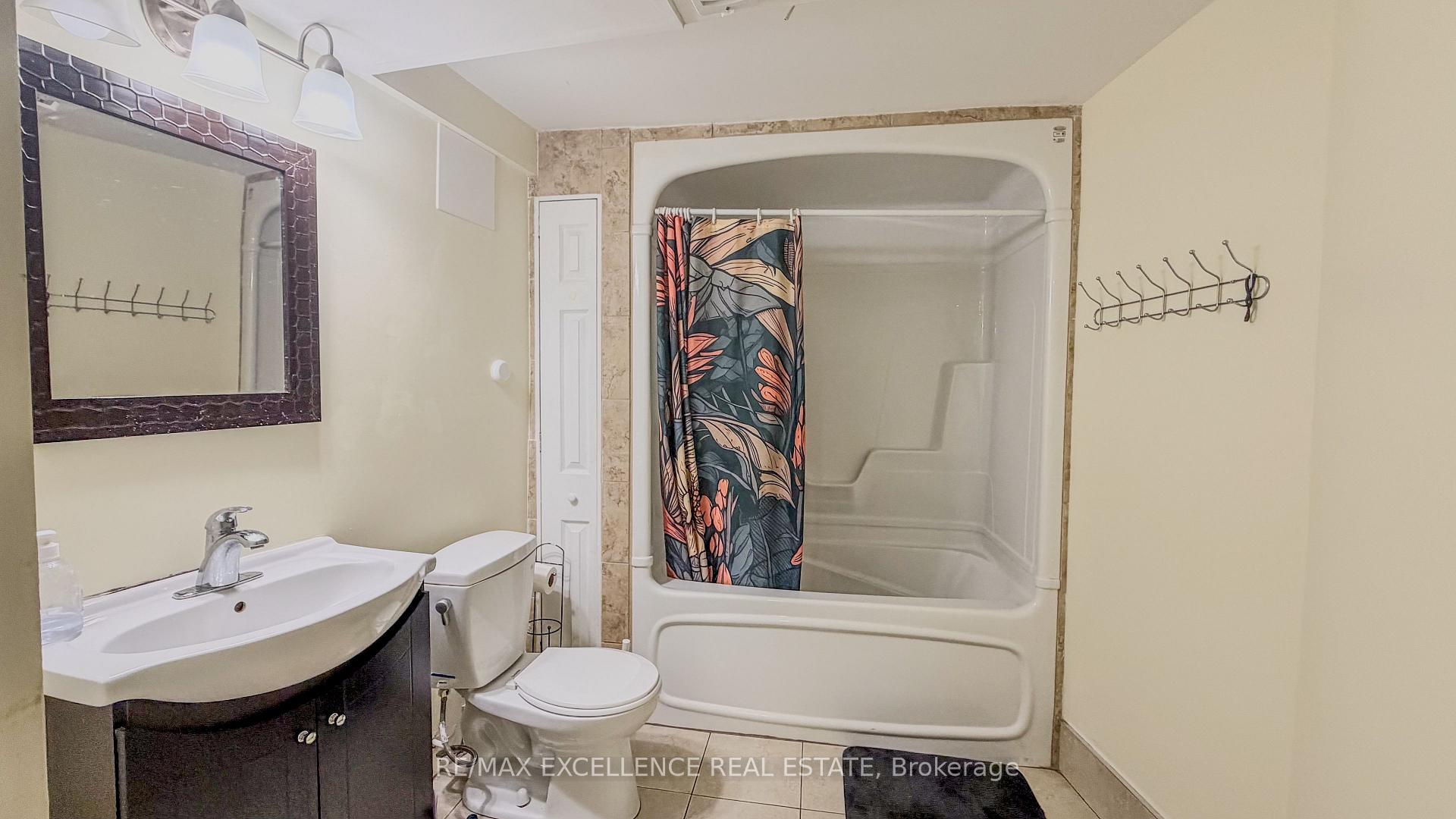 Photo 31 of 303 Hickory Circle, Oakville, Wedgewood Creek — HOMEH