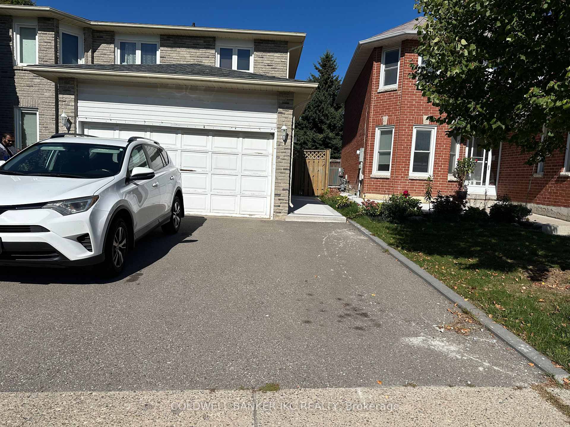 Front of 48 Cranmore Court