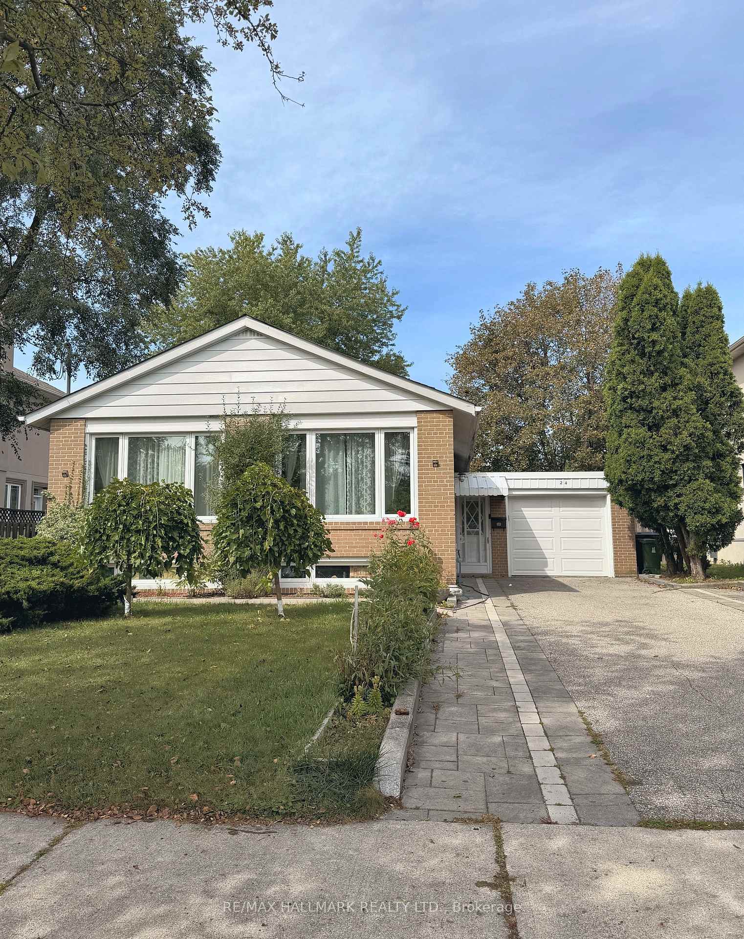 Photo 1 of 24 Sabine Road, Etobicoke, Eringate-Centennial-West Deane — HOMEH
