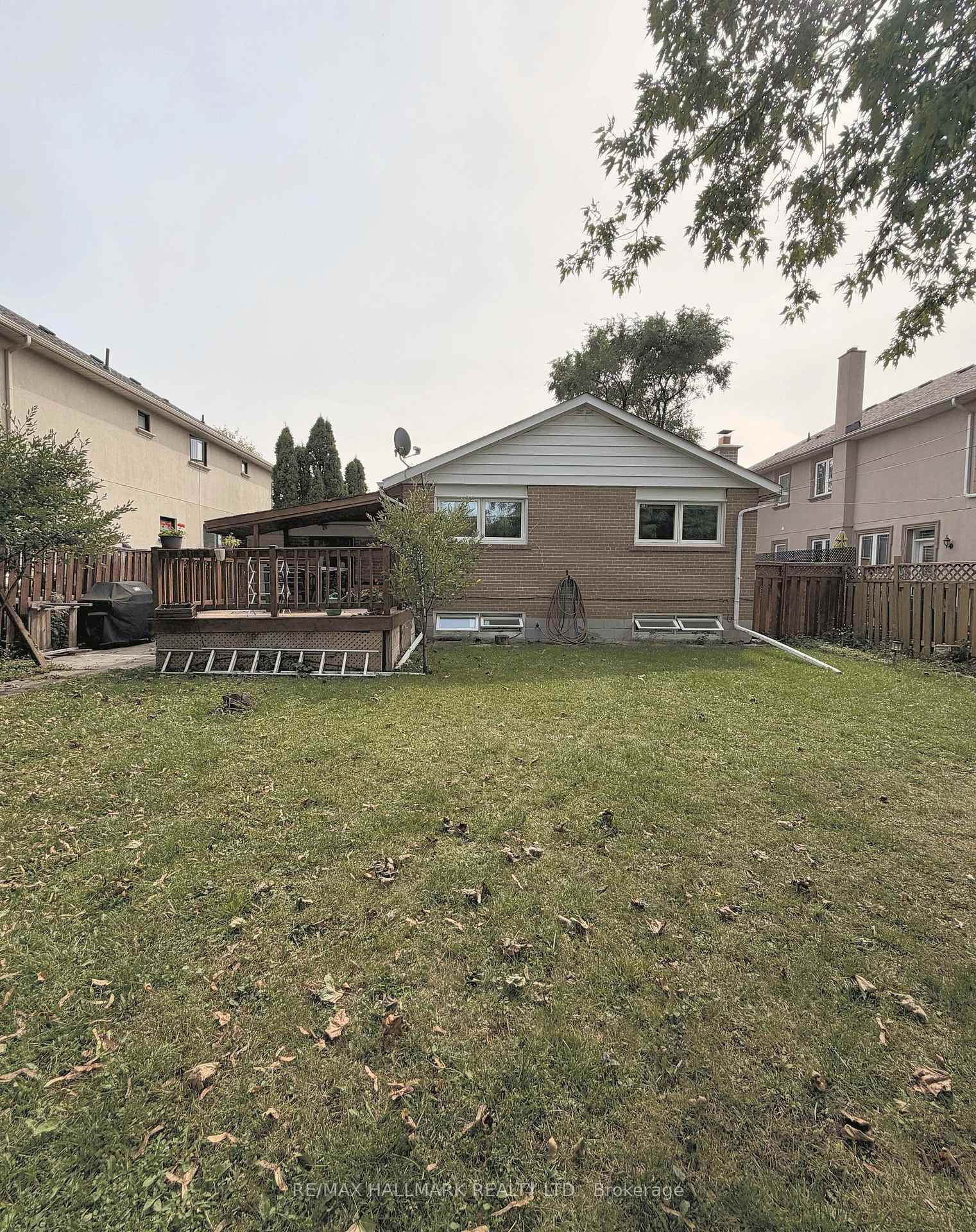 Photo 30 of 24 Sabine Road, Etobicoke, Eringate-Centennial-West Deane — HOMEH