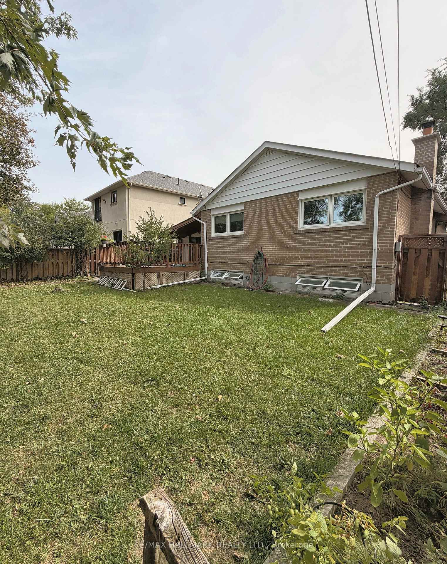 Photo 31 of 24 Sabine Road, Etobicoke, Eringate-Centennial-West Deane — HOMEH