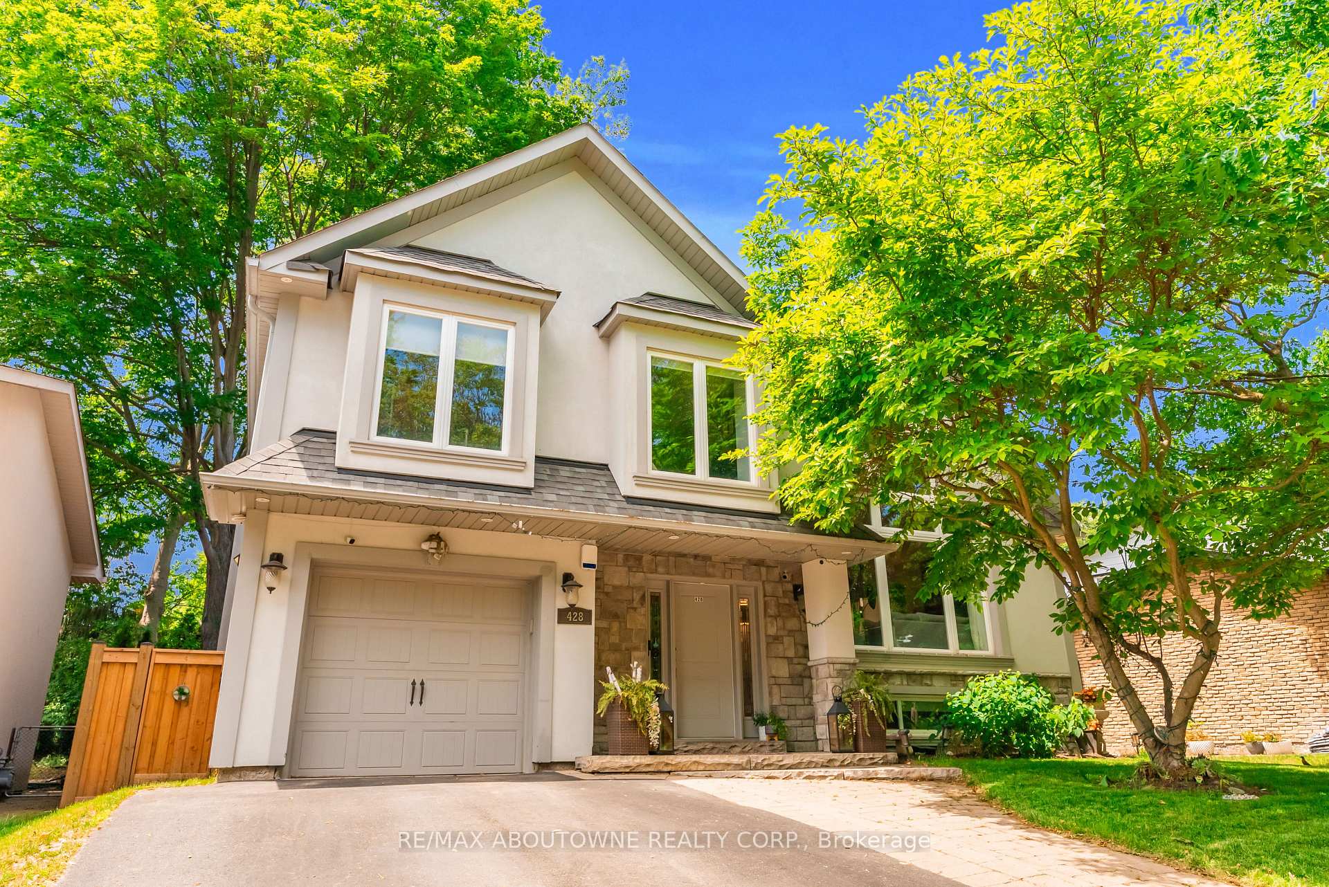 Photo 4 of 428 Brookmill Road, Oakville, Ford — HOMEH