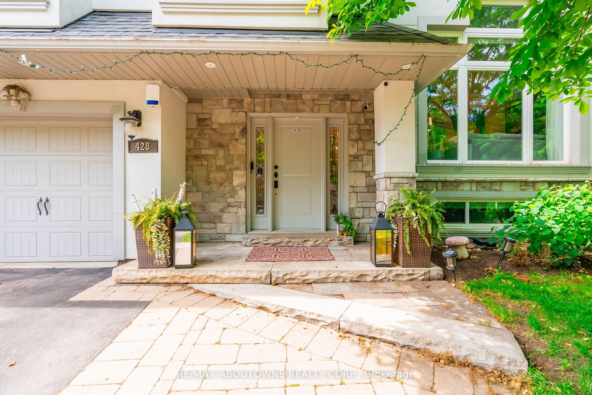 Photo 5 of 428 Brookmill Road, Oakville, Ford — HOMEH