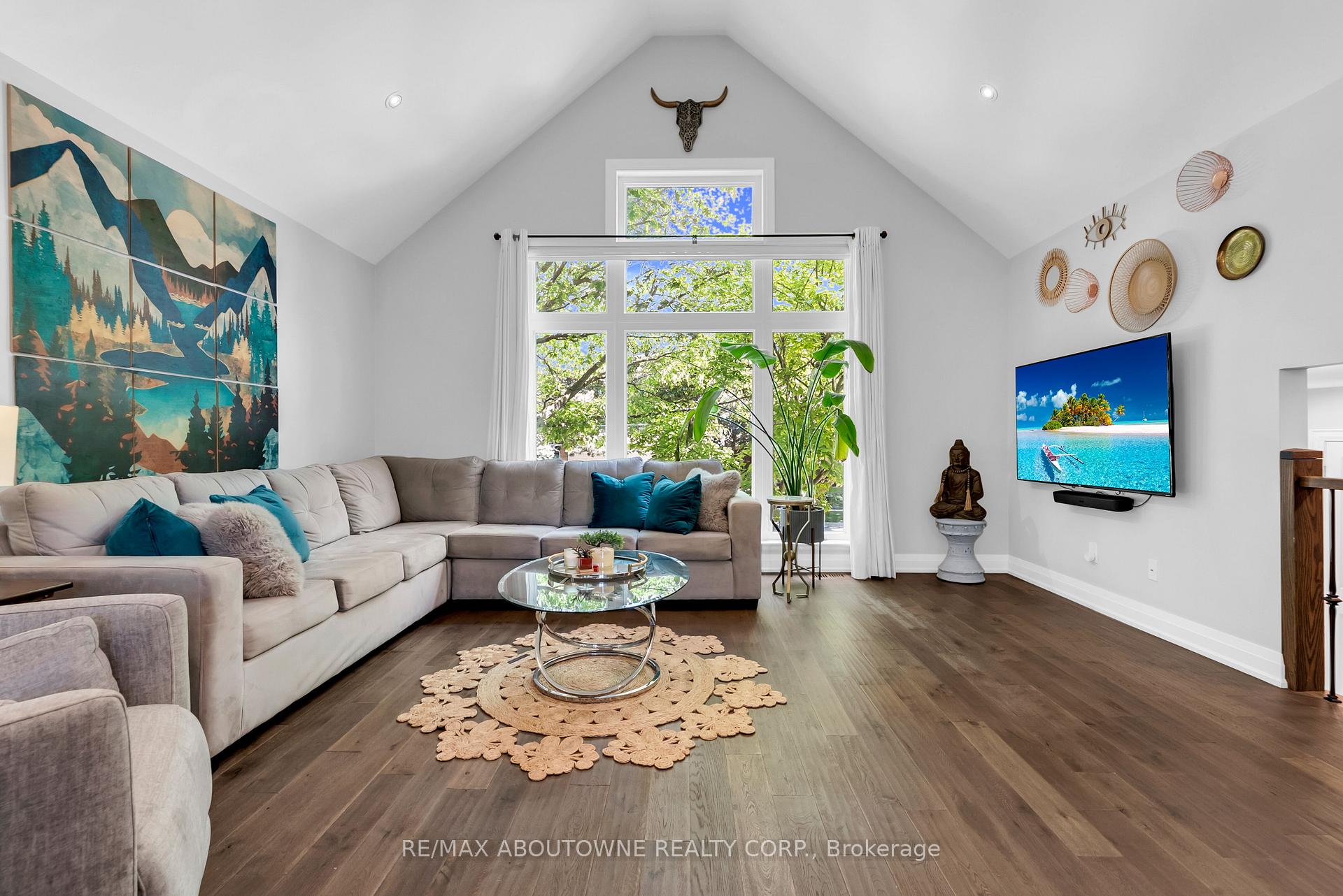 Photo 13 of 428 Brookmill Road, Oakville, Ford — HOMEH