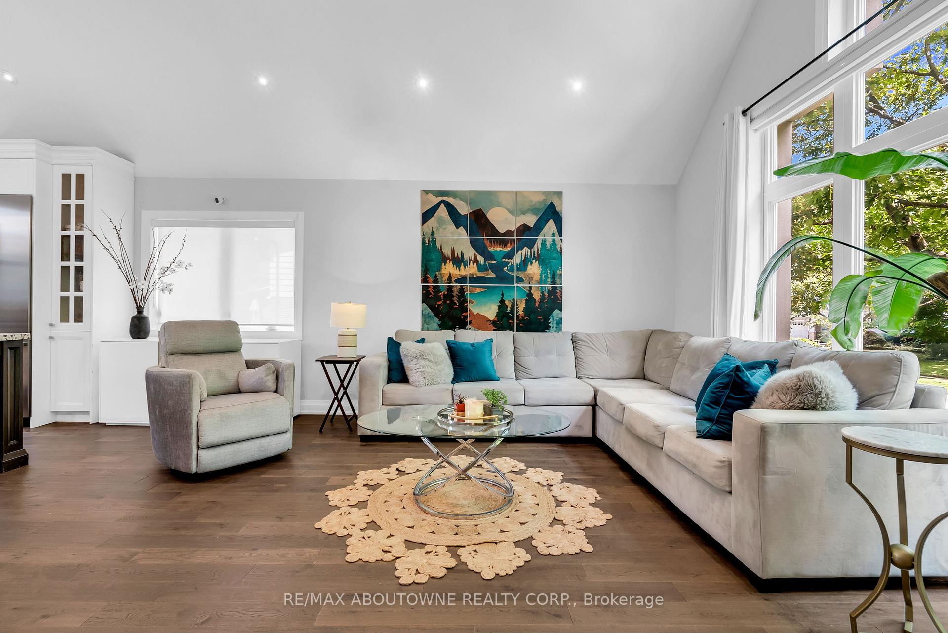 Photo 14 of 428 Brookmill Road, Oakville, Ford — HOMEH