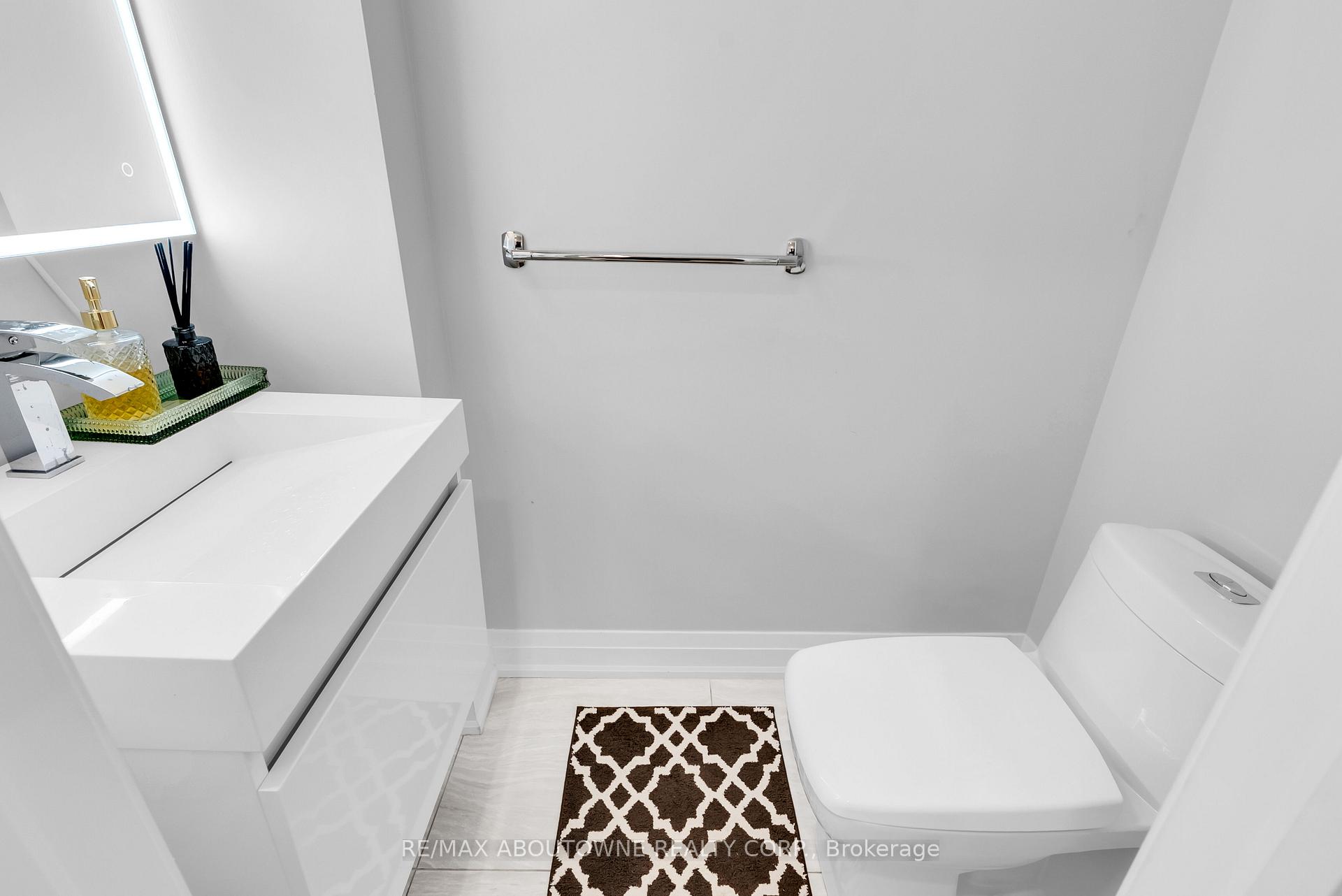 Photo 20 of 428 Brookmill Road, Oakville, Ford — HOMEH