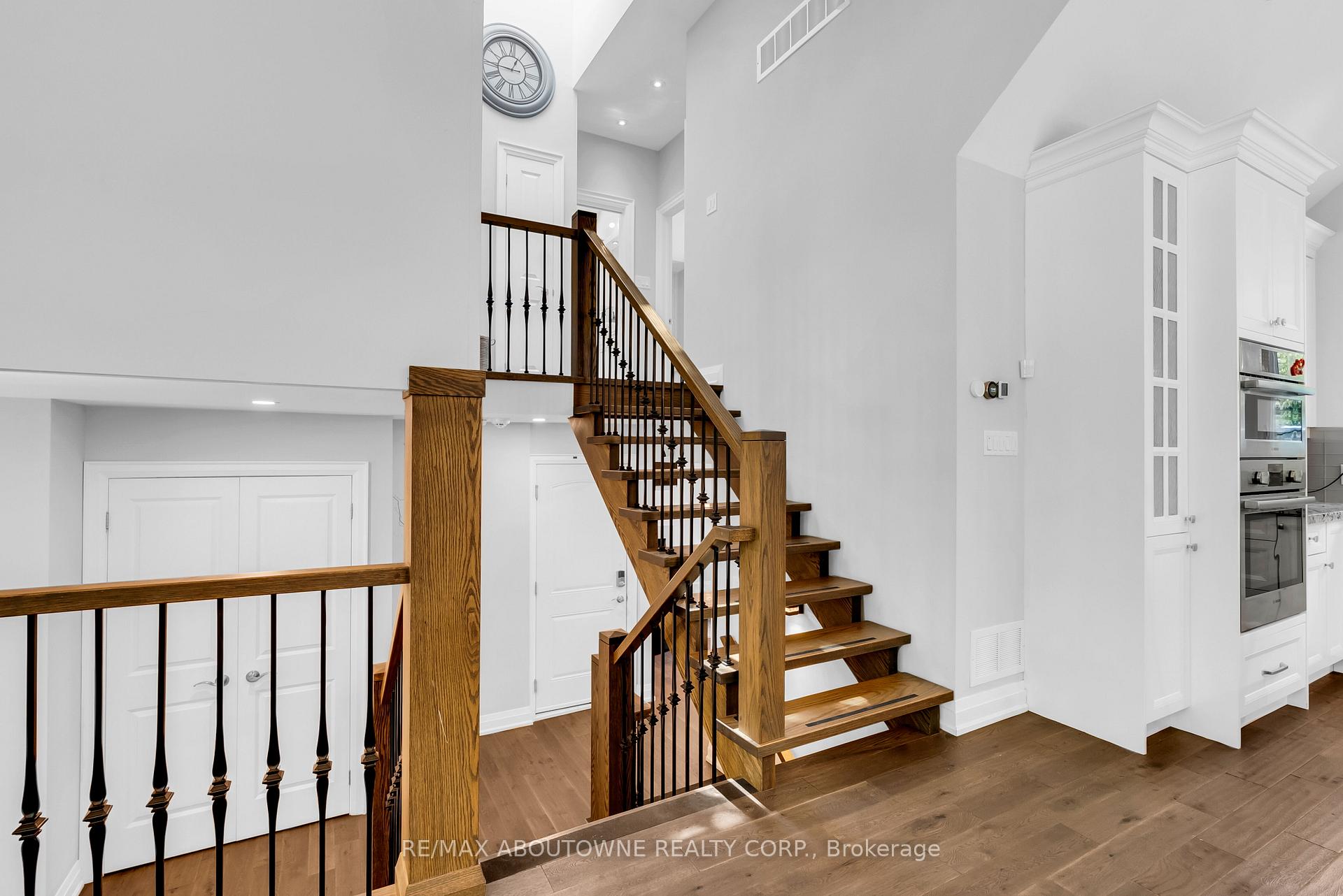 Photo 21 of 428 Brookmill Road, Oakville, Ford — HOMEH