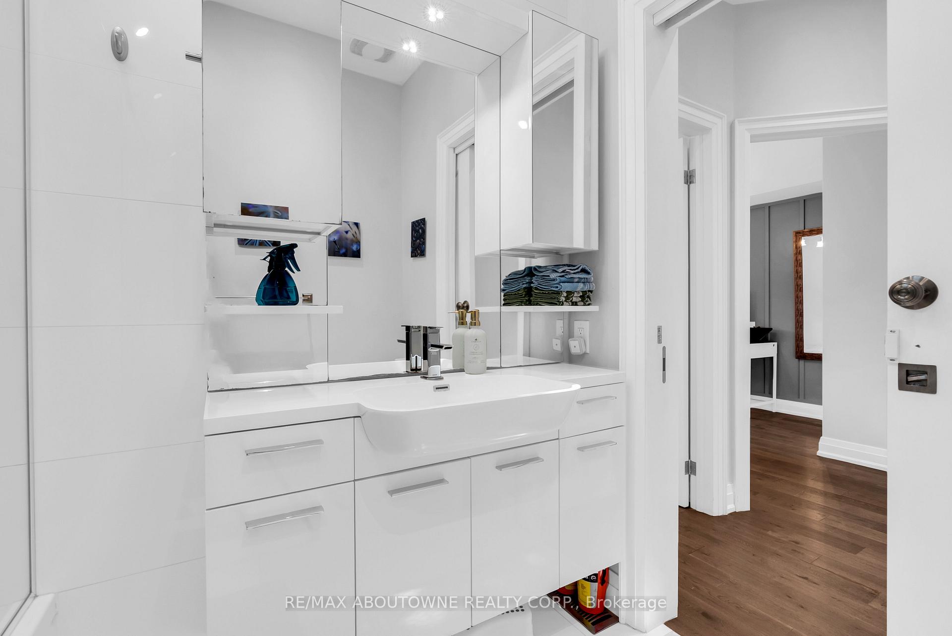 Photo 30 of 428 Brookmill Road, Oakville, Ford — HOMEH