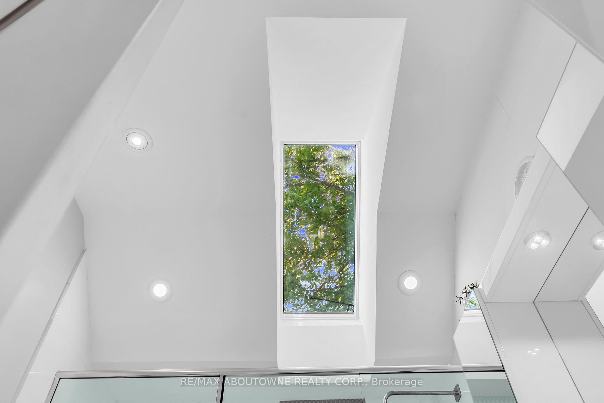 Photo 31 of 428 Brookmill Road, Oakville, Ford — HOMEH