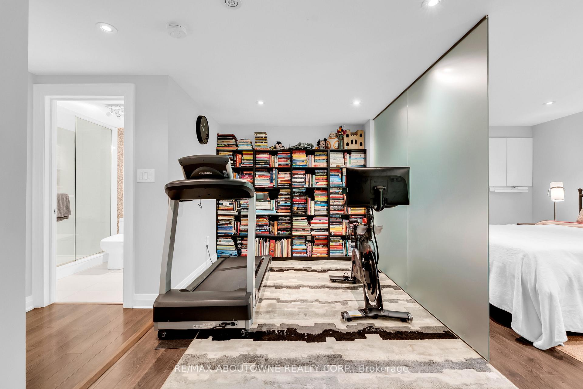 Photo 32 of 428 Brookmill Road, Oakville, Ford — HOMEH