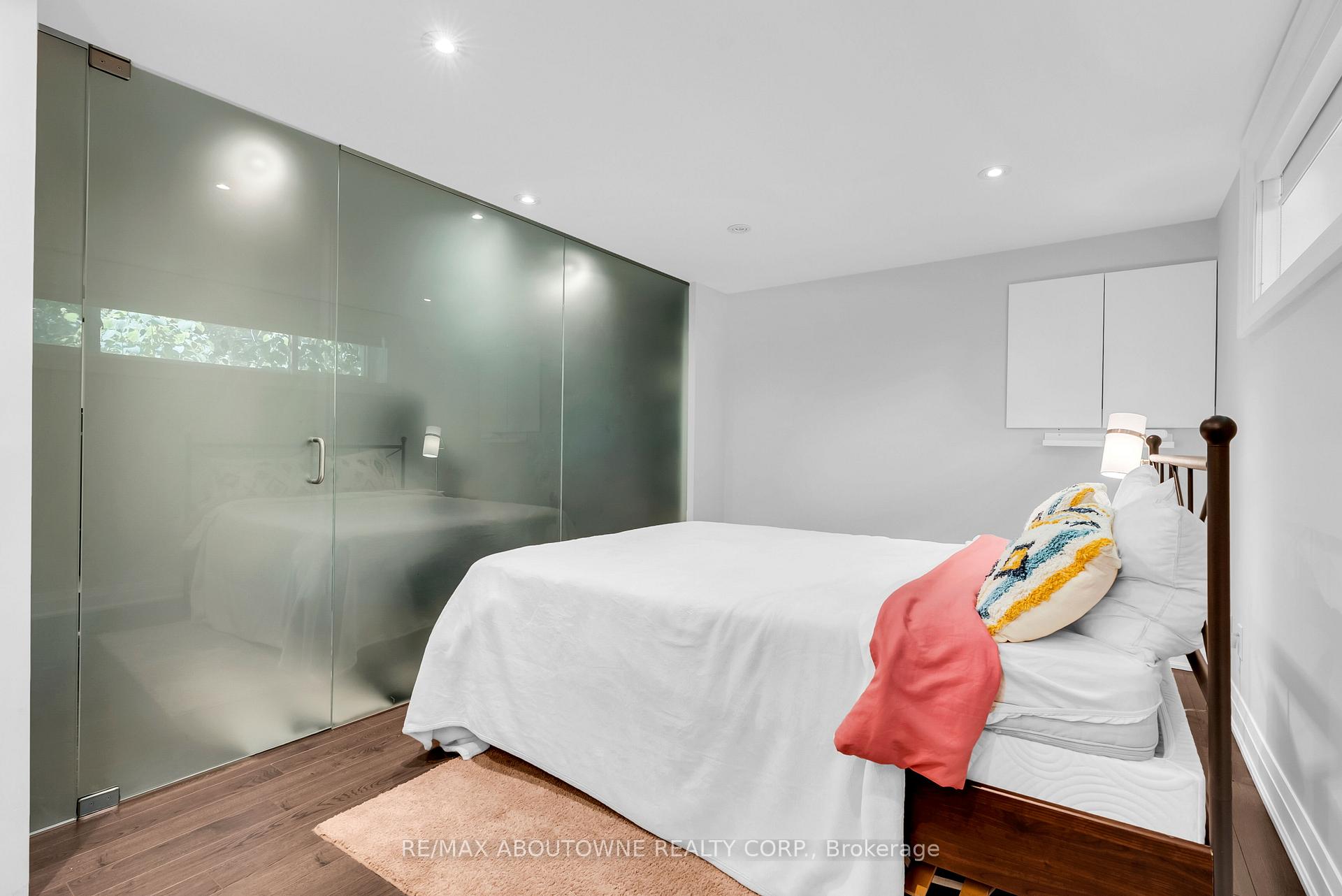 Photo 34 of 428 Brookmill Road, Oakville, Ford — HOMEH