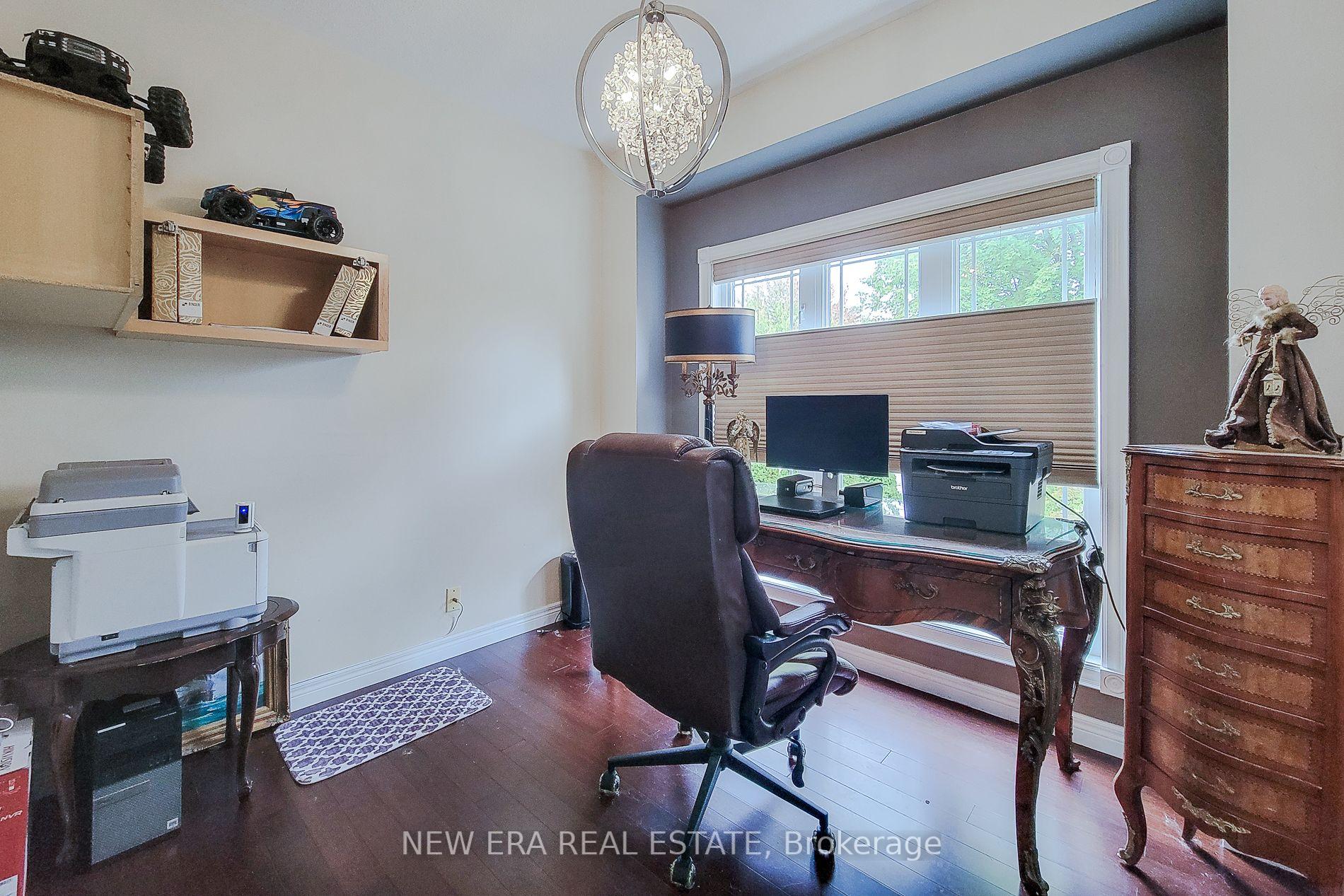 Photo 27 of 214 Cloverleaf Drive, Hamilton, Meadowlands — HOMEH