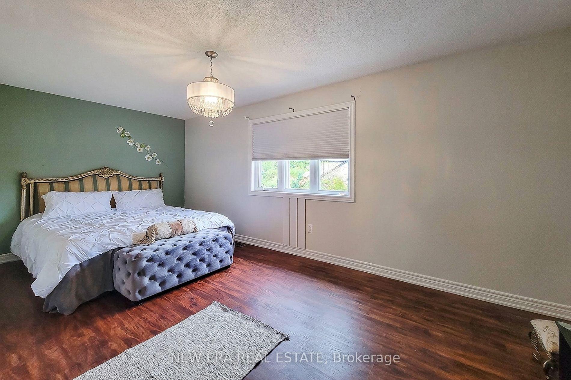 Photo 31 of 214 Cloverleaf Drive, Hamilton, Meadowlands — HOMEH