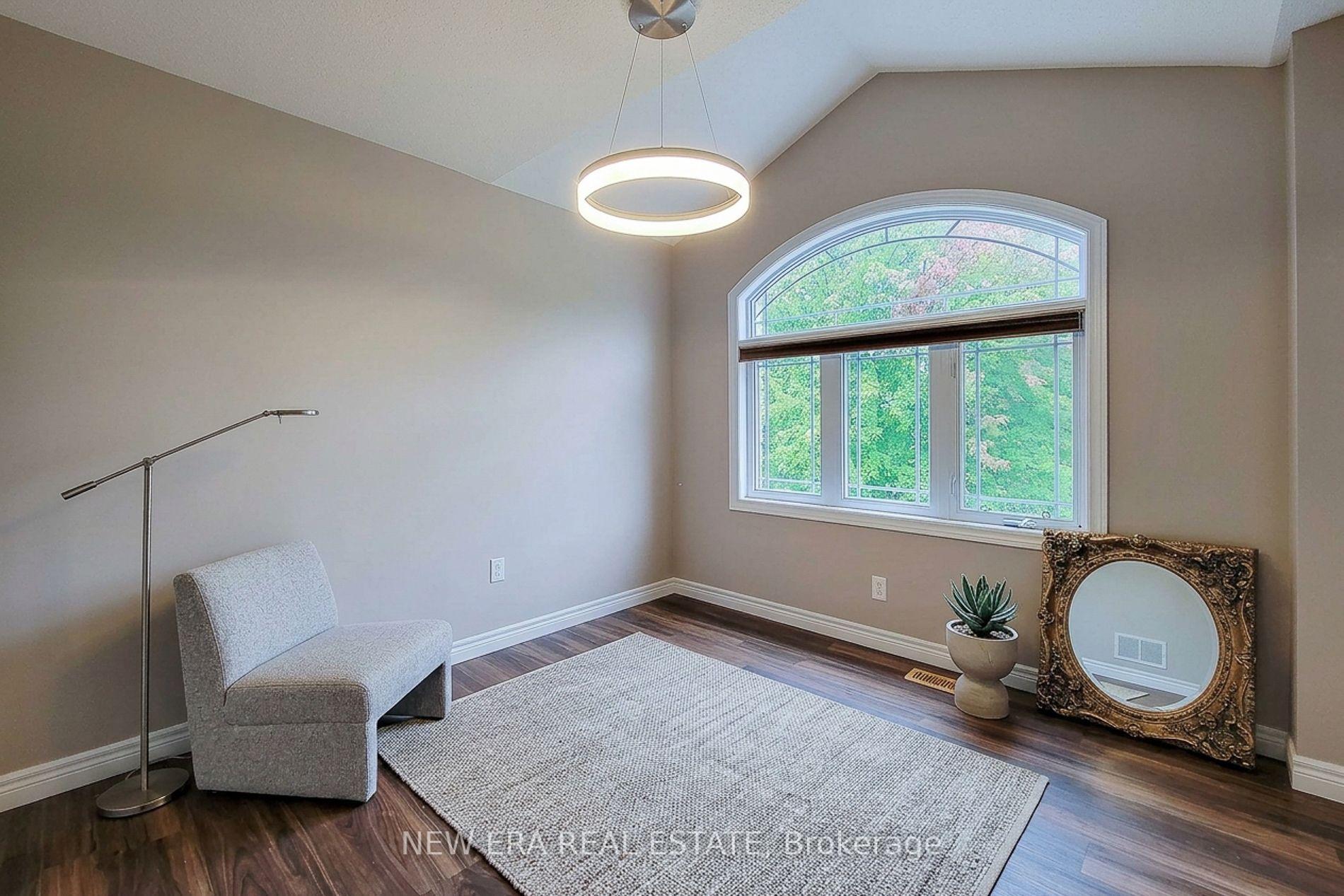 Photo 35 of 214 Cloverleaf Drive, Hamilton, Meadowlands — HOMEH
