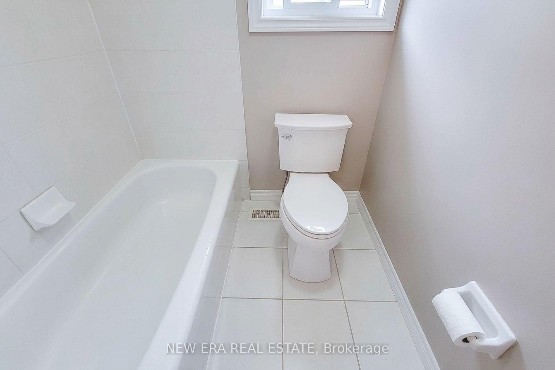 Photo 41 of 214 Cloverleaf Drive, Hamilton, Meadowlands — HOMEH