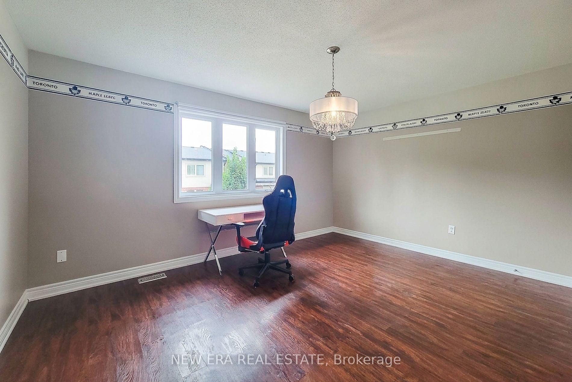 Photo 42 of 214 Cloverleaf Drive, Hamilton, Meadowlands — HOMEH