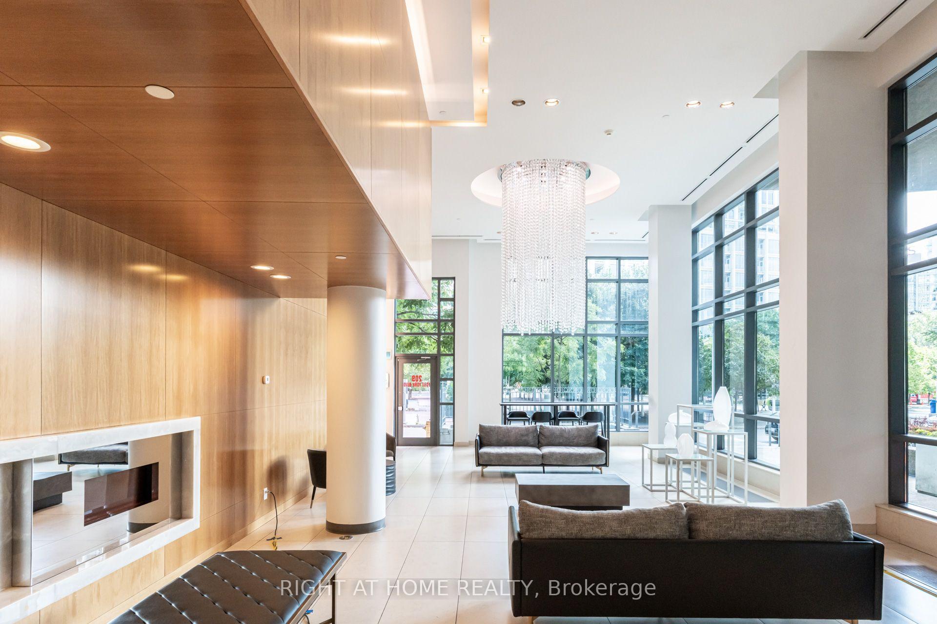 Photo 2 of Unit 771, 209 Fort York Boulevard, Toronto, Niagara — HOMEH