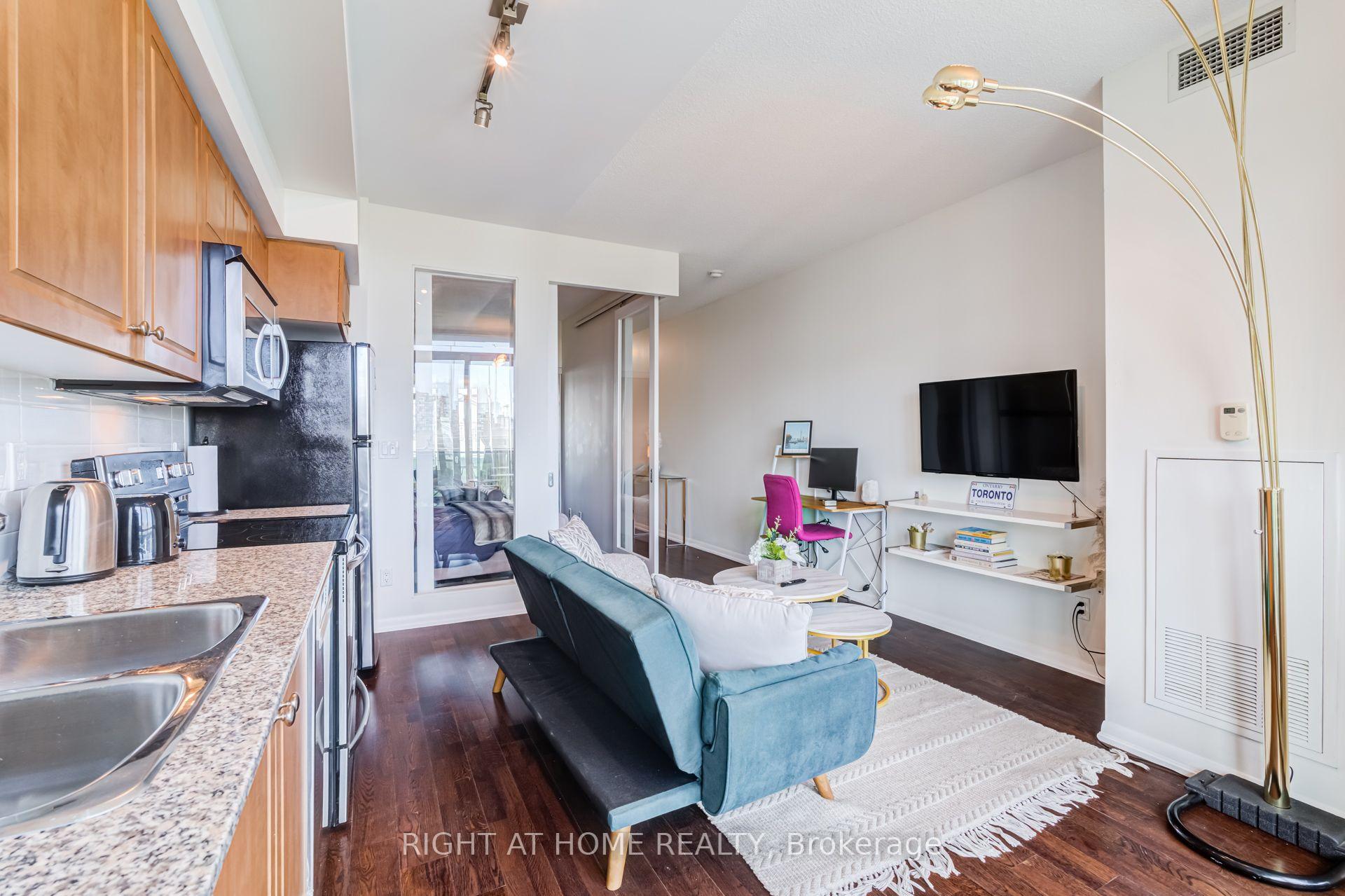 Photo 16 of Unit 771, 209 Fort York Boulevard, Toronto, Niagara — HOMEH