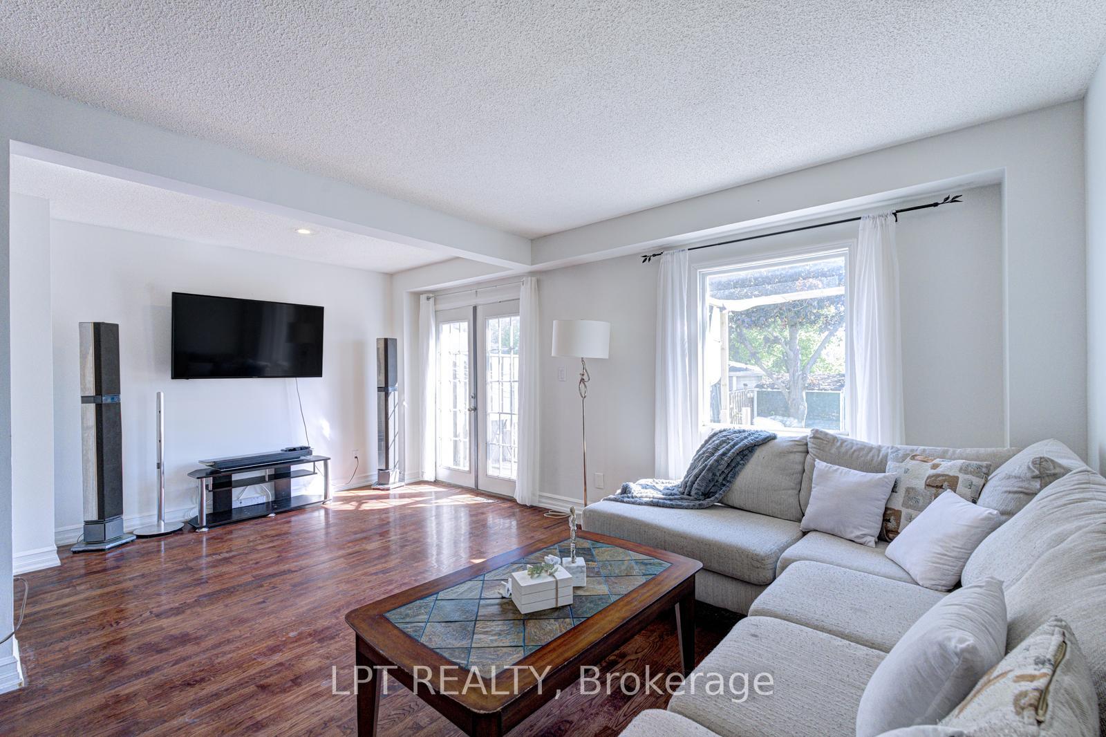 Photo 17 of 30 Dawson Road, Orangeville — HOMEH