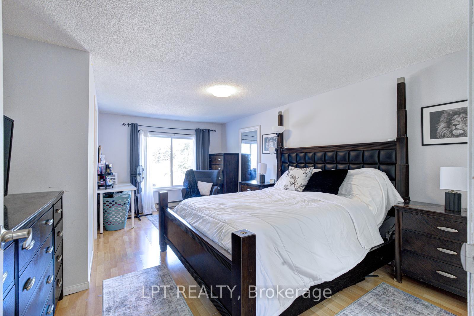 Photo 23 of 30 Dawson Road, Orangeville — HOMEH