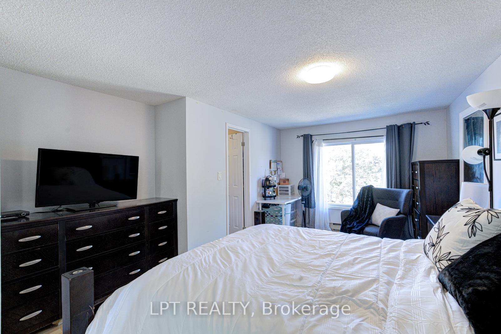 Photo 24 of 30 Dawson Road, Orangeville — HOMEH