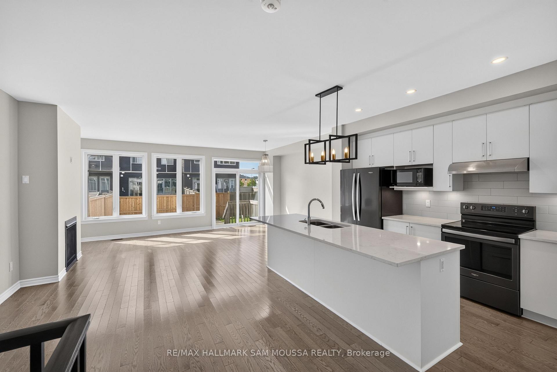 Photo 6 of 136 Lavatera Street, Ottawa, Blossom Park/Kemp Park/Findlay Creek — HOMEH