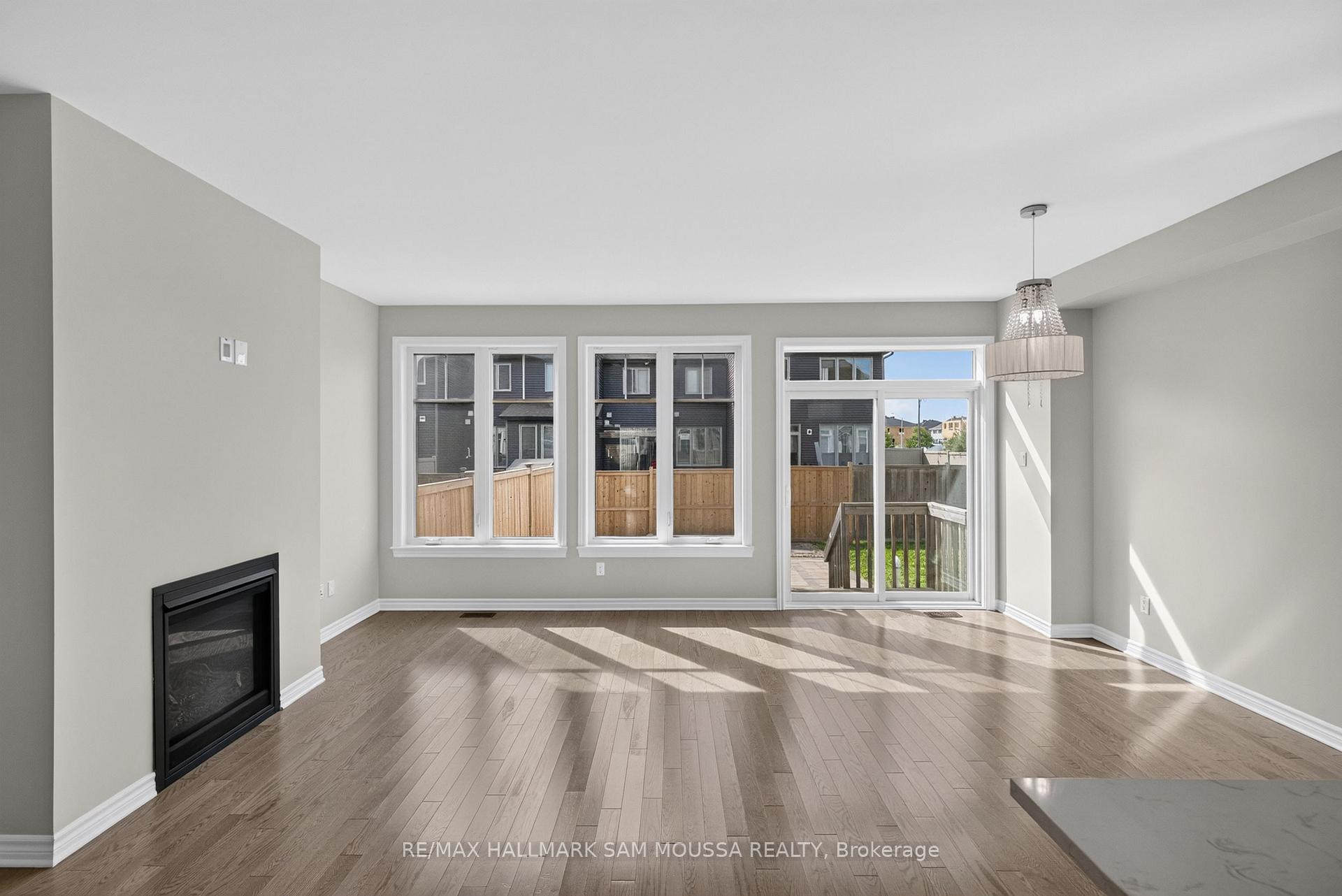 Photo 7 of 136 Lavatera Street, Ottawa, Blossom Park/Kemp Park/Findlay Creek — HOMEH